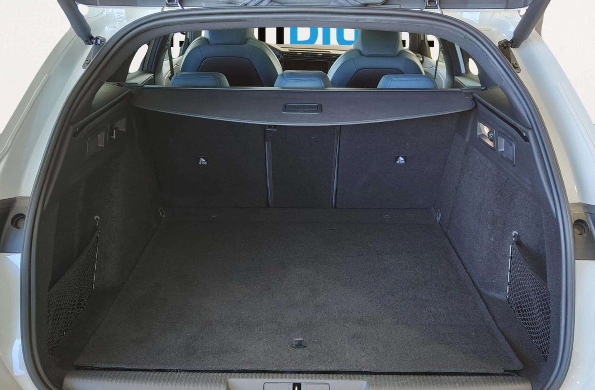 Peugeot 308 SW Hybrid 225 GT Pack eEAT8 - foto 24