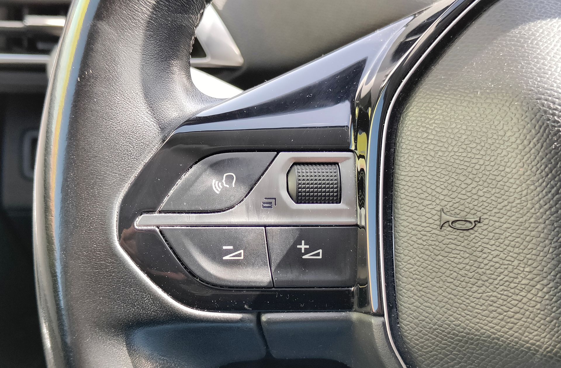 Peugeot 5008 PureTech 130 Allure 7 plazas - foto 30