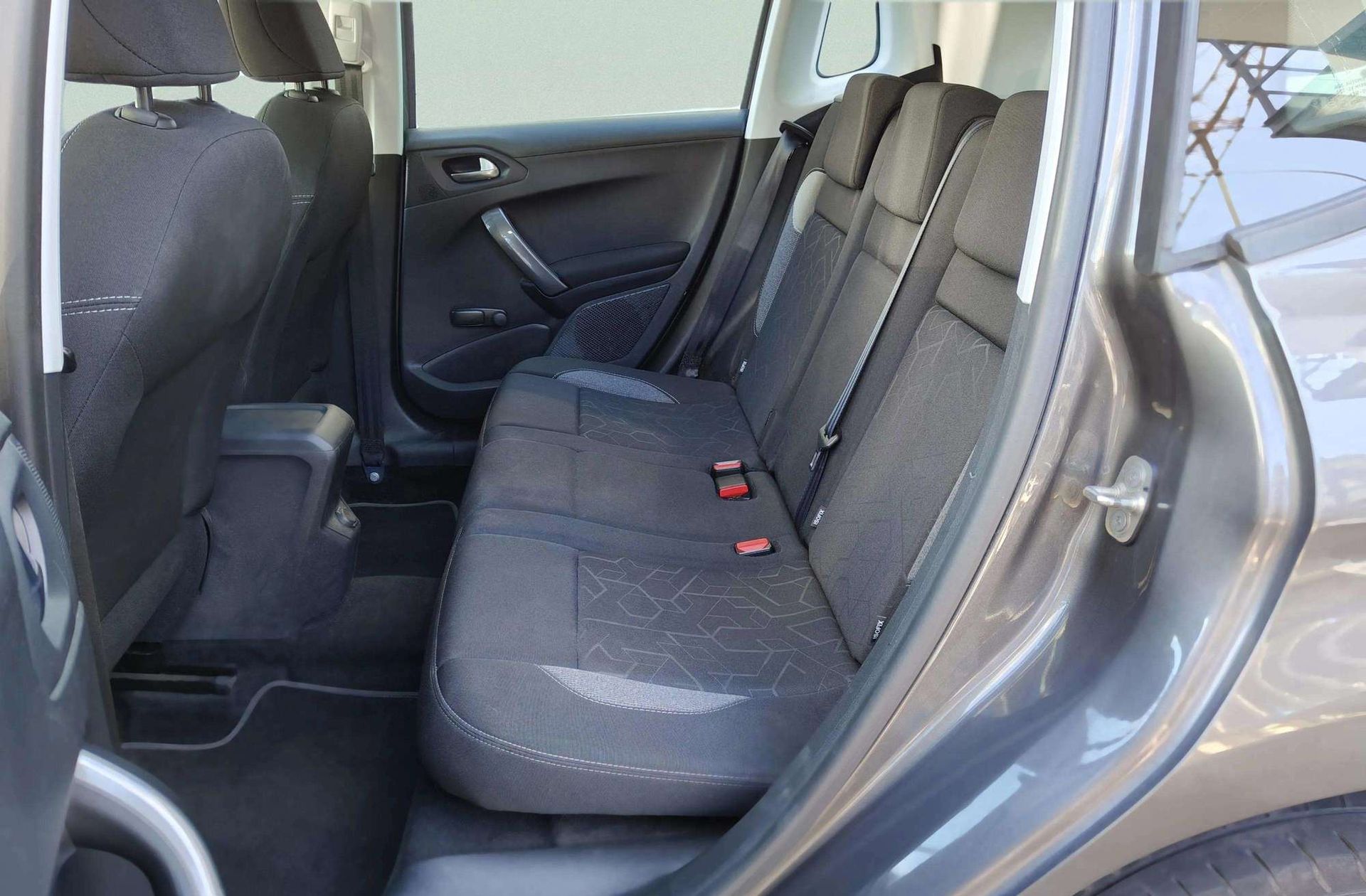 Peugeot 2008 BlueHDi 100 Active - foto 10