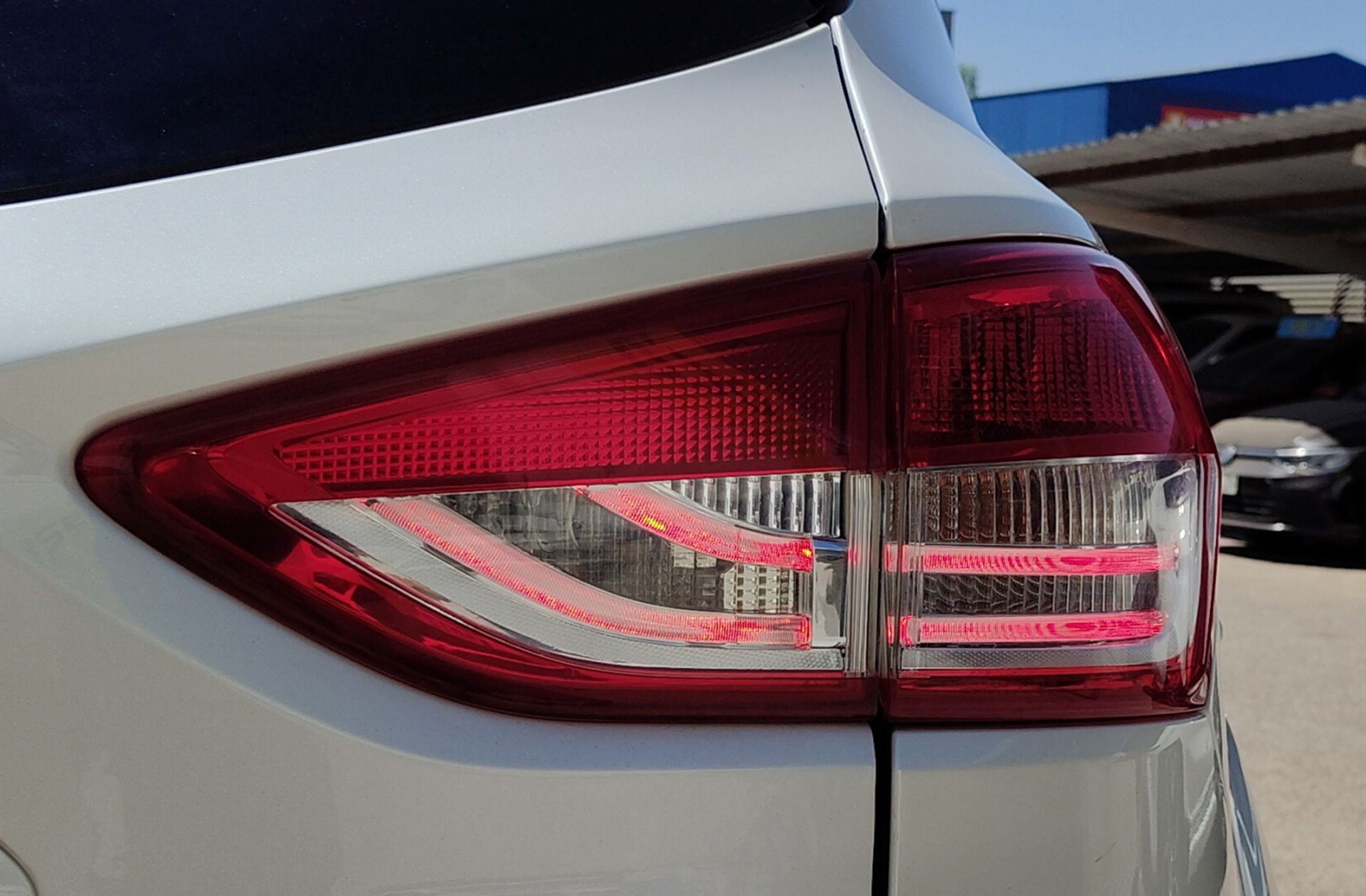 Ford Kuga 2.0 TDCi Titanium 4x2 - foto 12