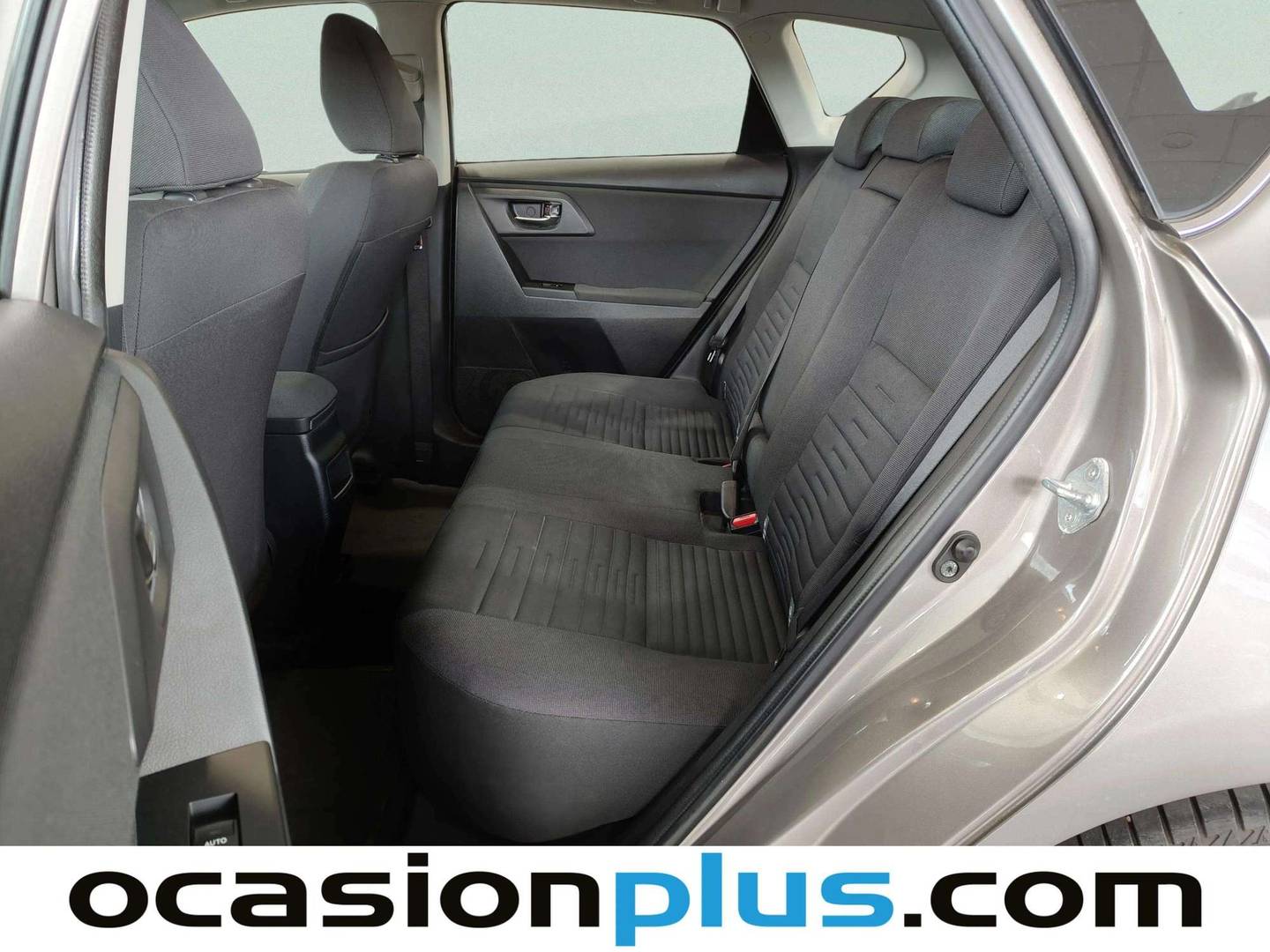 Foto asientos traseros Toyota Auris Toyota Auris 120T Active (Business Plus) (116 CV)