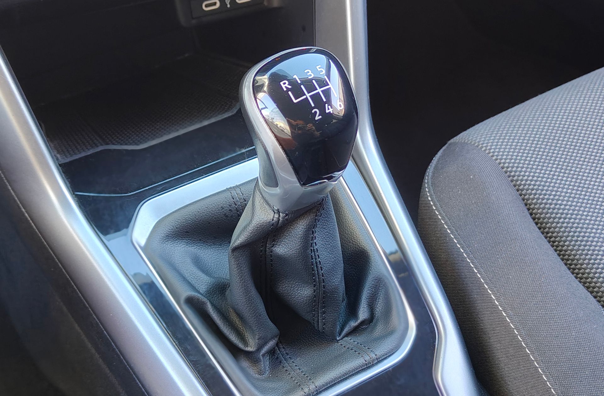 Volkswagen T-Roc Life 2.0 TDI - foto 5