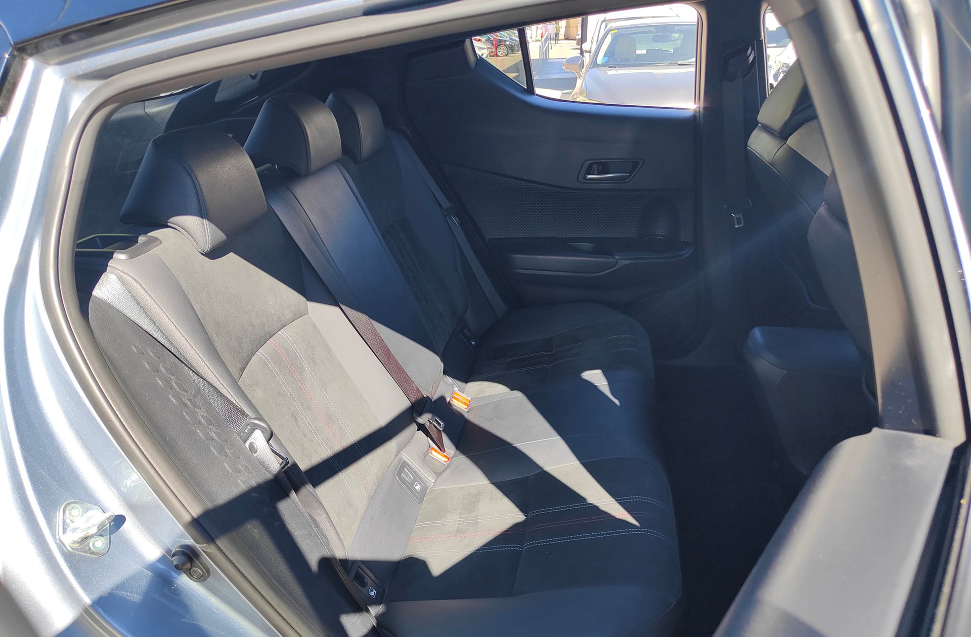 Toyota C-HR 180H GR Sport - foto 18