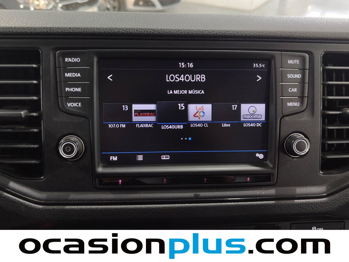 Foto Volkswagen Crafter Volkswagen Crafter Furgon Furgon Batalla Media TN 2.0 TDI (140 CV) 3.500 3 Plazas Camperizada