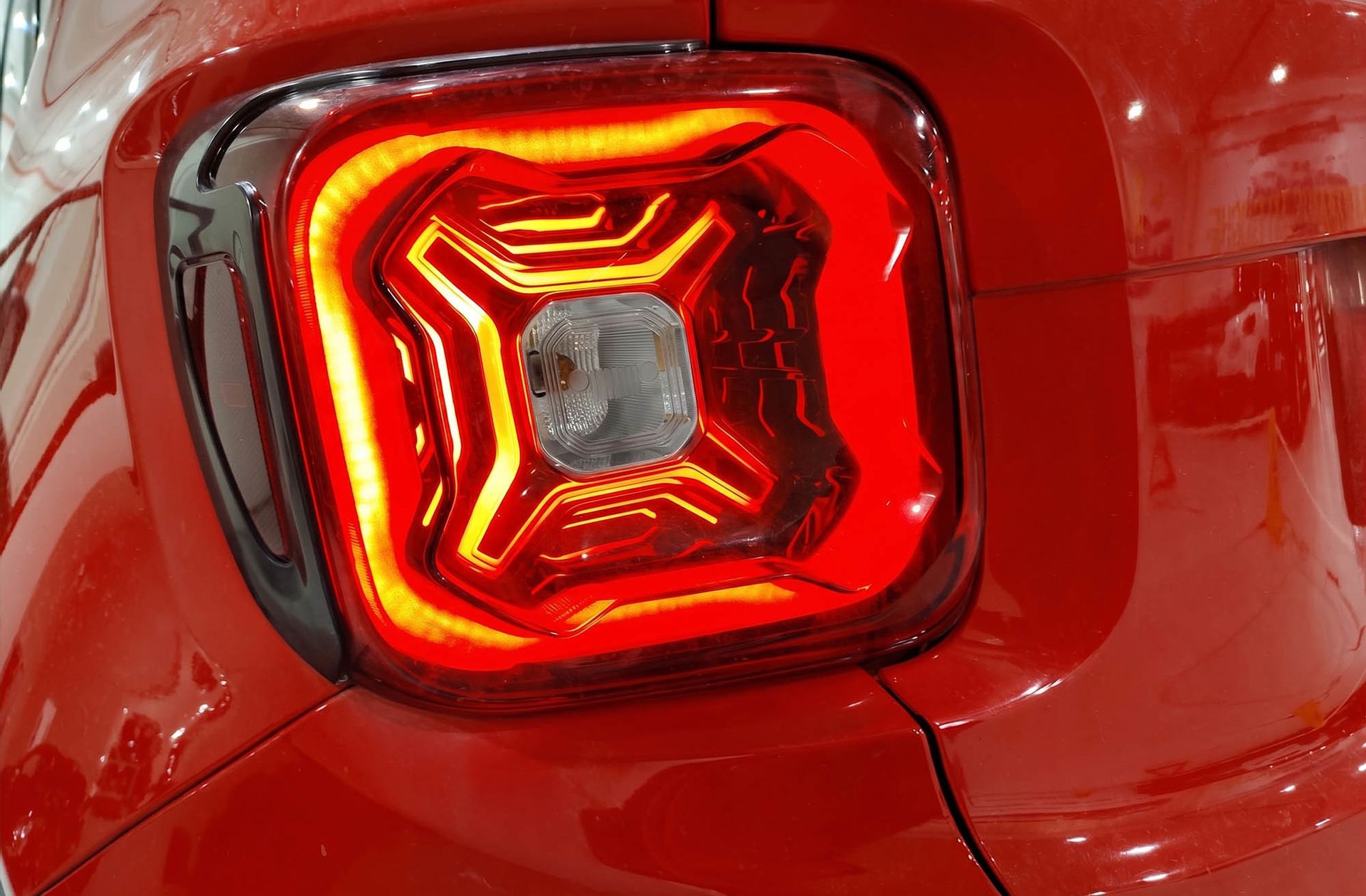 Jeep Renegade 1.3G Limited 4x2 Ddct - foto 17