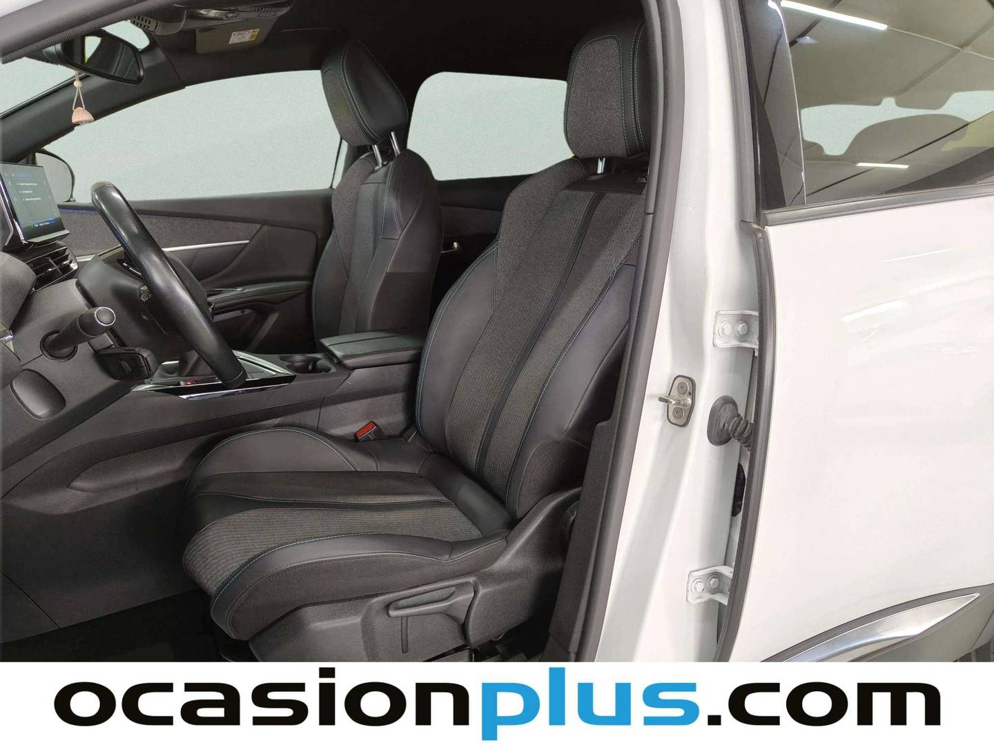 Foto asientos delanteros Peugeot 3008 Peugeot 3008 PureTech 130 S&S Allure Pack (130 CV)