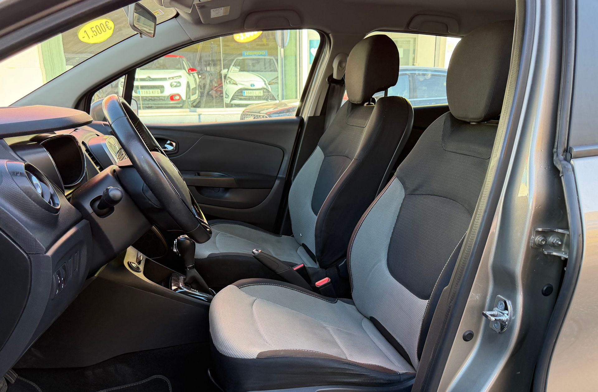 Renault Captur Intens TCe EDC - foto 8