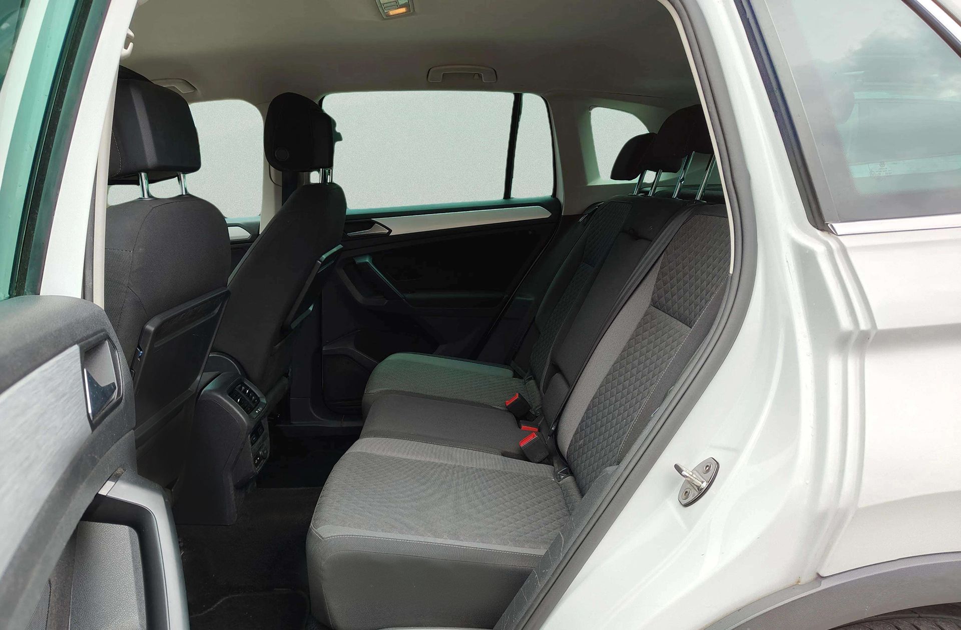 Volkswagen Tiguan Advance 2.0 TDI DSG Pack R-line - foto 13
