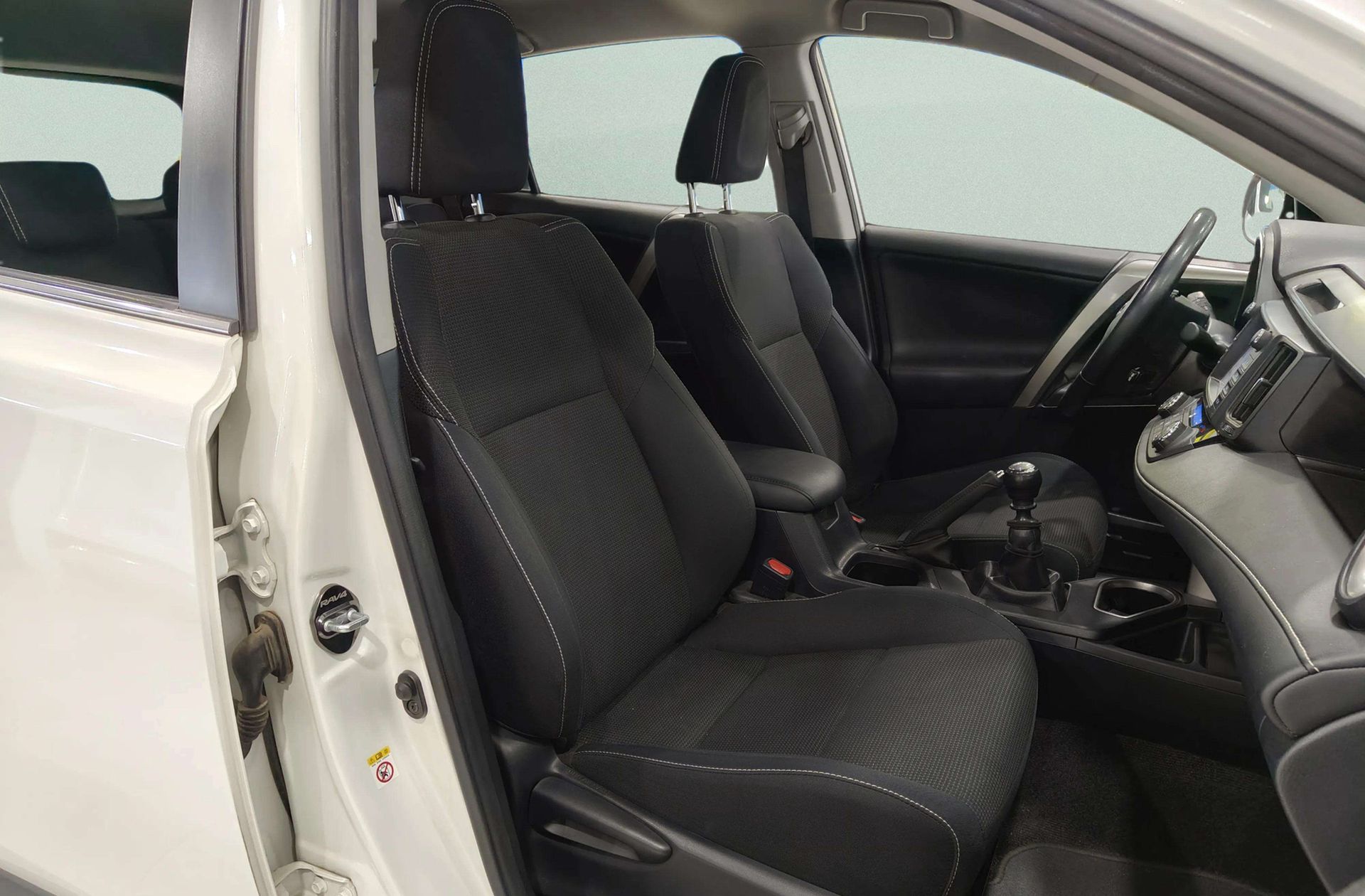 Toyota RAV4 150D 2WD Advance - foto 18