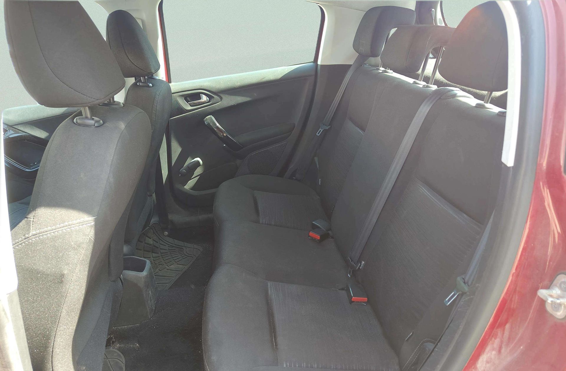 Peugeot 208 1.4 HDi Access - foto 9