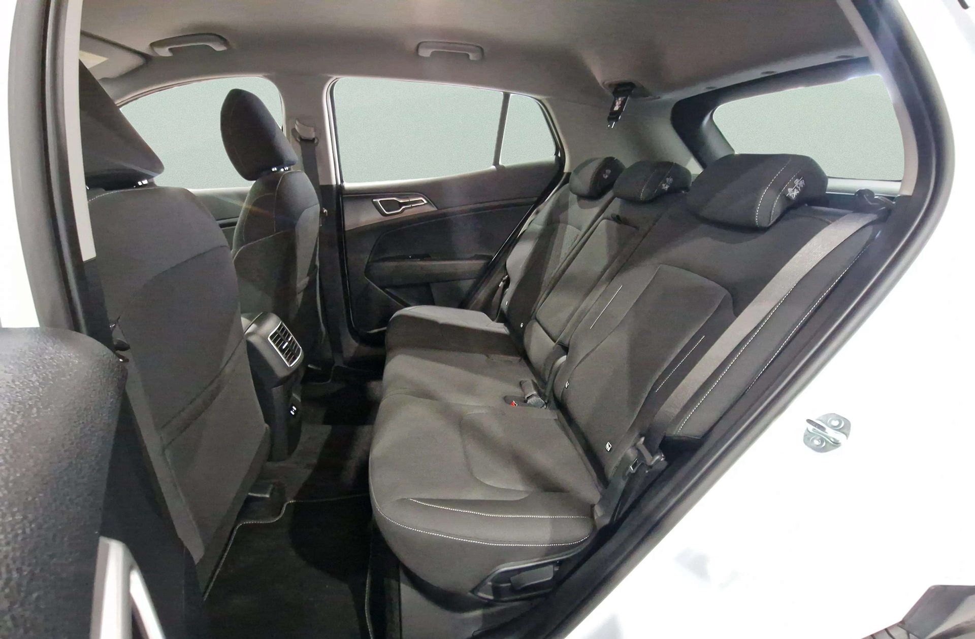Kia Sportage 1.6 T-GDi Concept 4x2 - foto 12