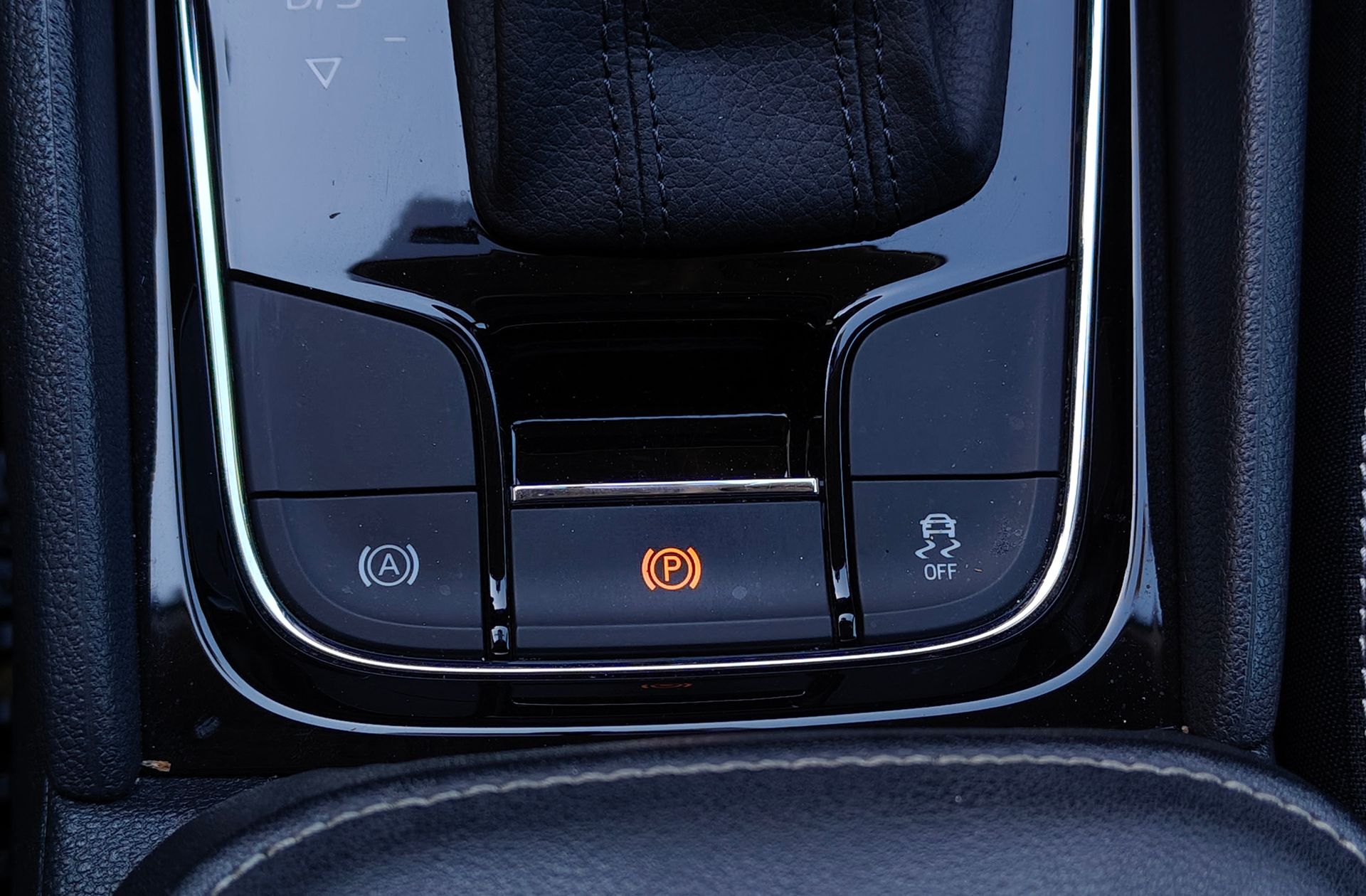 Škoda Karoq 1.5 TSI ACT 125 Aniversario DSG - foto 31