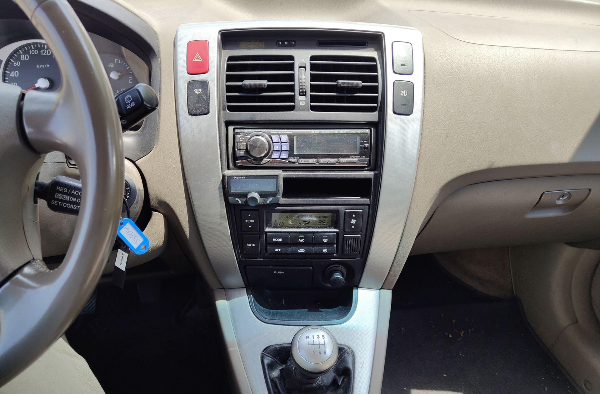 Hyundai Tucson 2.0 CRDi Comfort 4x2 - foto 30