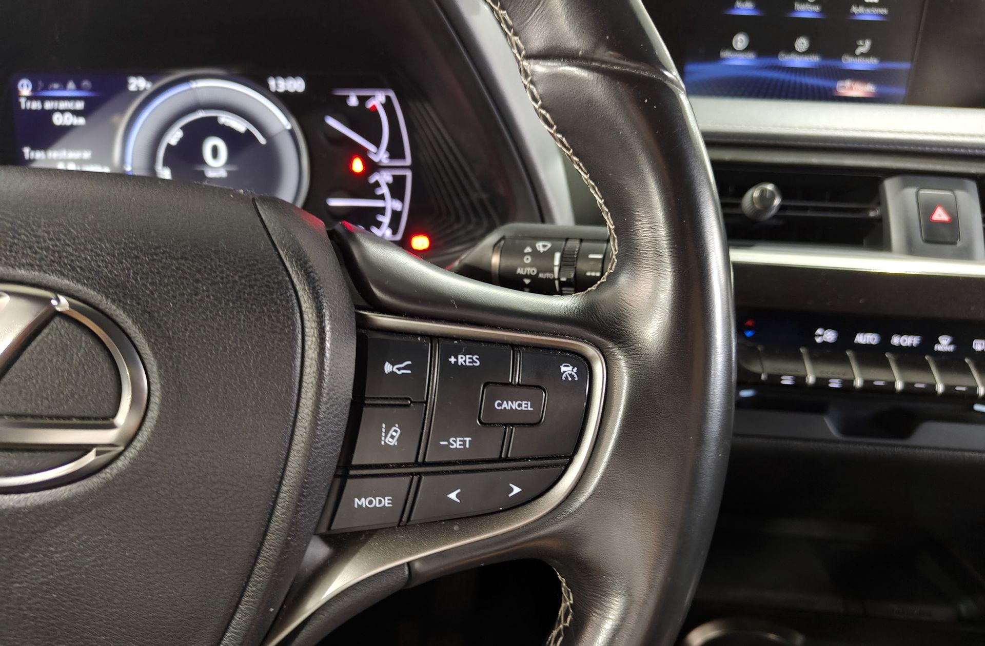 Lexus UX 250h Business 2WD - foto 26