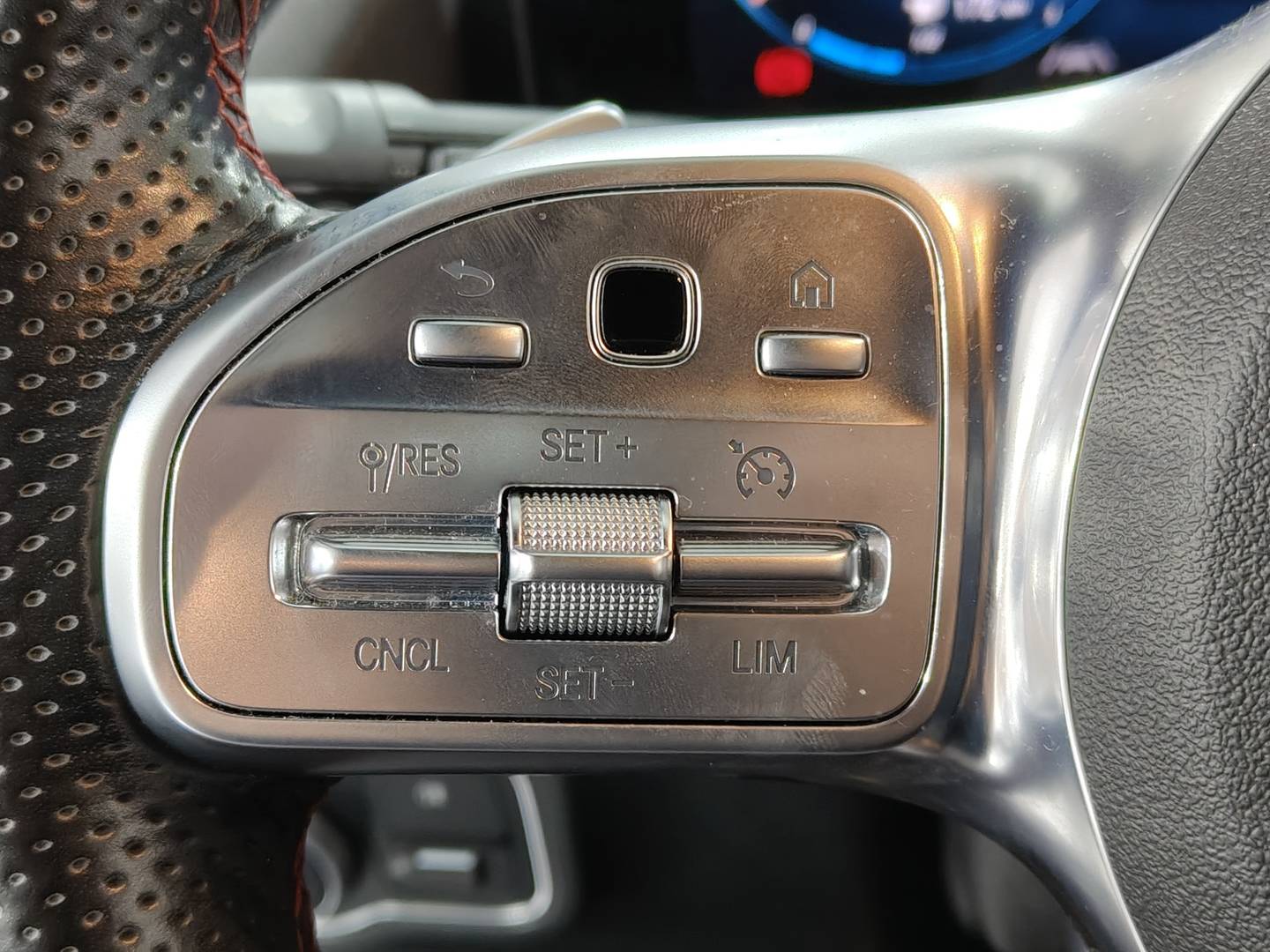 Foto Mercedes GLA Mercedes-Benz GLA 180 (136 CV) Pack AMG