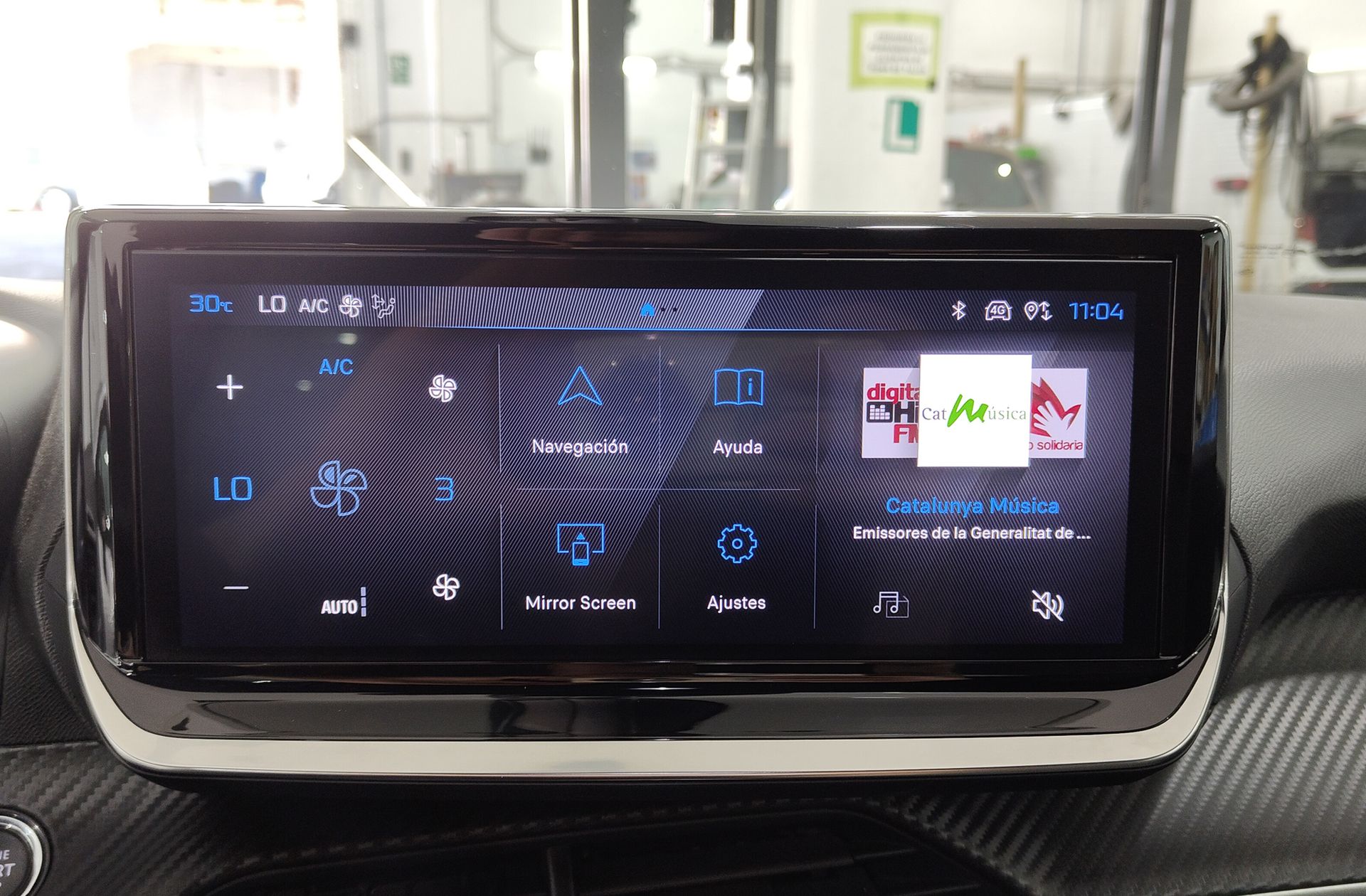 Peugeot 2008 Allure Hybrid eDCS6 - foto 32