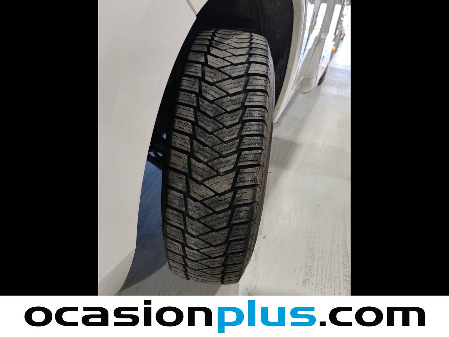 Foto Etrusco V5900 Etrusco V5900 D8 2.3 (140CV)