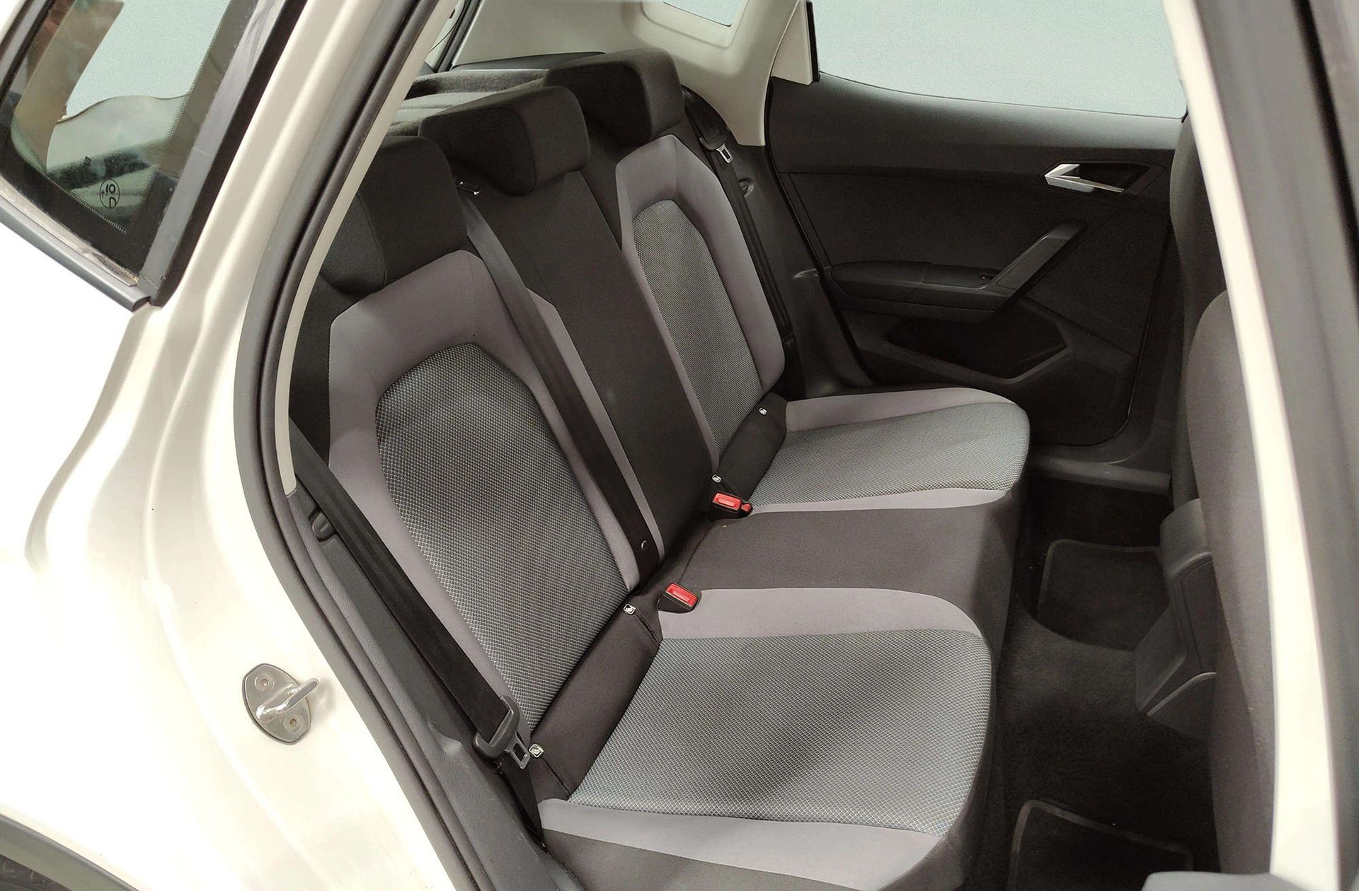 SEAT Arona 1.6 TDI Ecomotive Style - foto 18