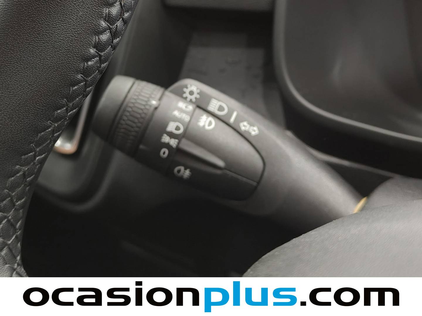 Foto Volvo XC40 Volvo XC40 T2 Momentum Core Auto (129 CV)