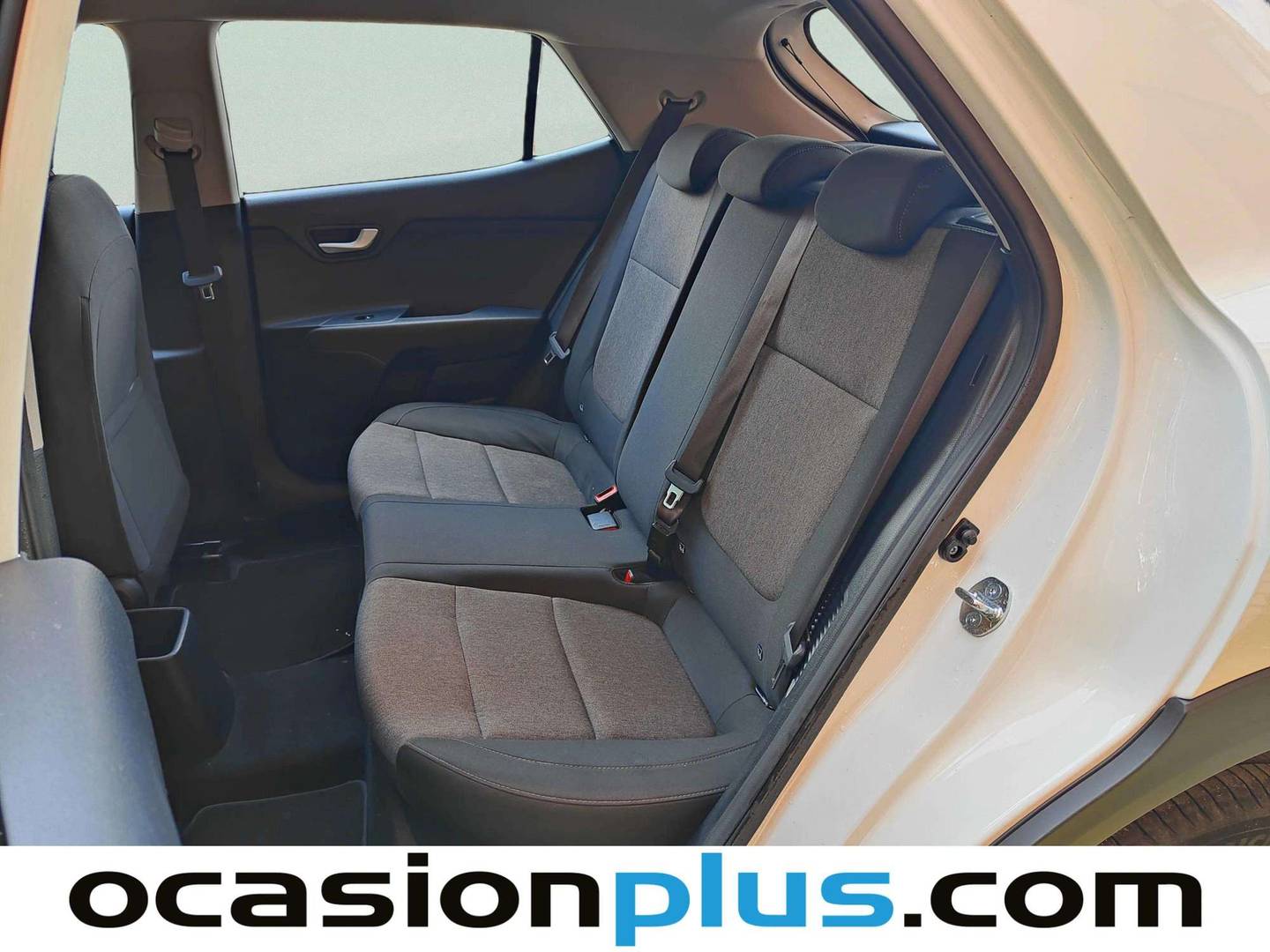 Foto asientos traseros KIA Stonic KIA Stonic 1.0 T-GDi MHEV MT Concept (100 CV)