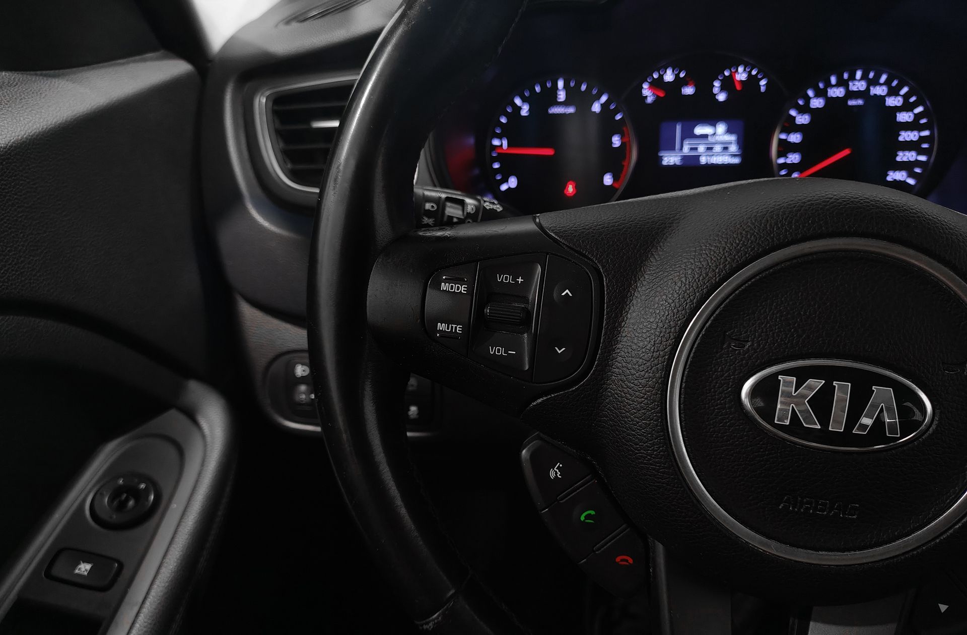 Kia Carens 1.7 CRDi VGT Concept Eco-Dynam - foto 27
