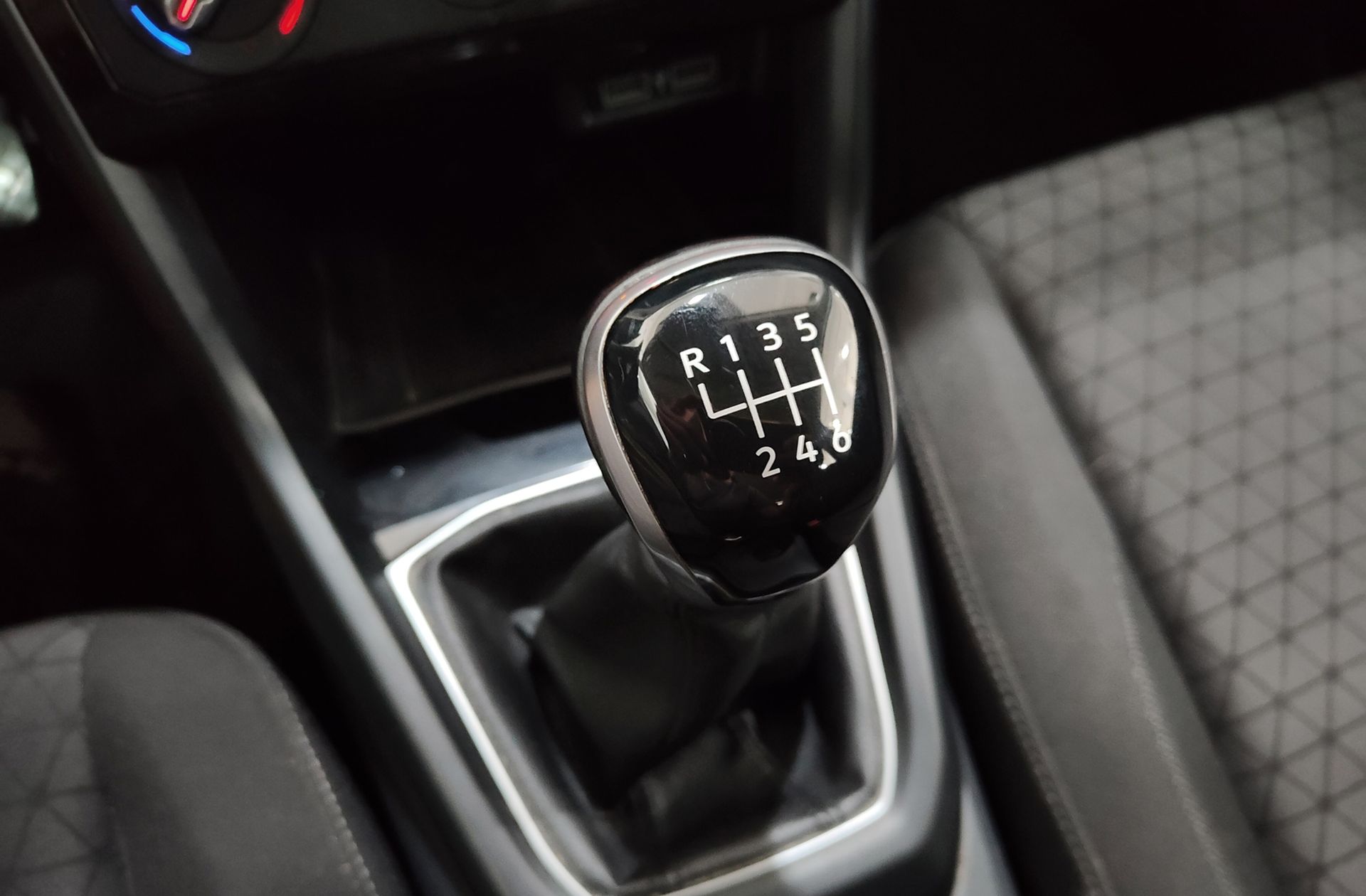 Volkswagen T-Cross Advance 1.0 TSI - foto 5