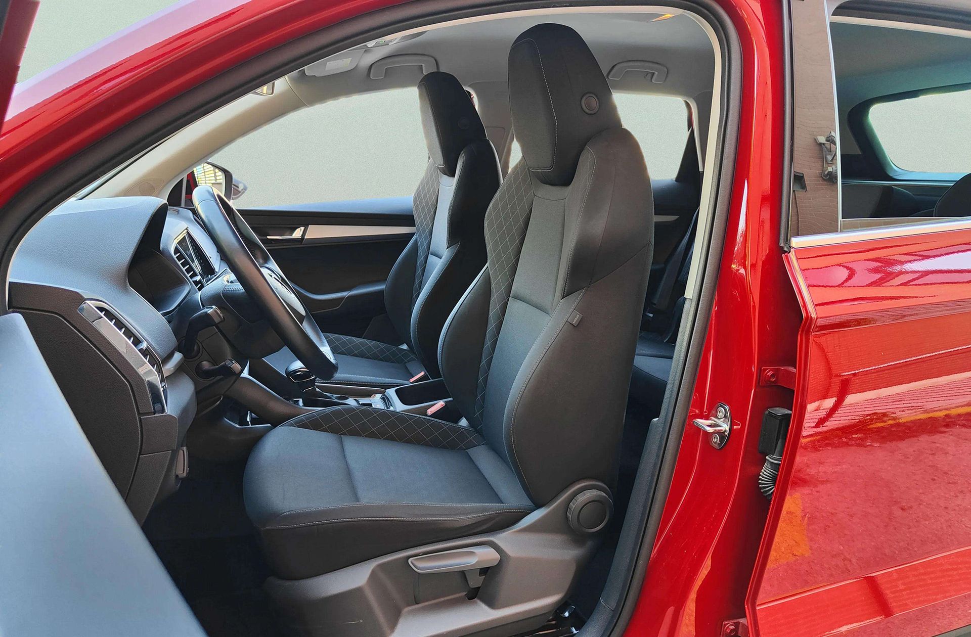 Škoda Karoq 1.5 TSI ACT Ambition DSG - foto 13