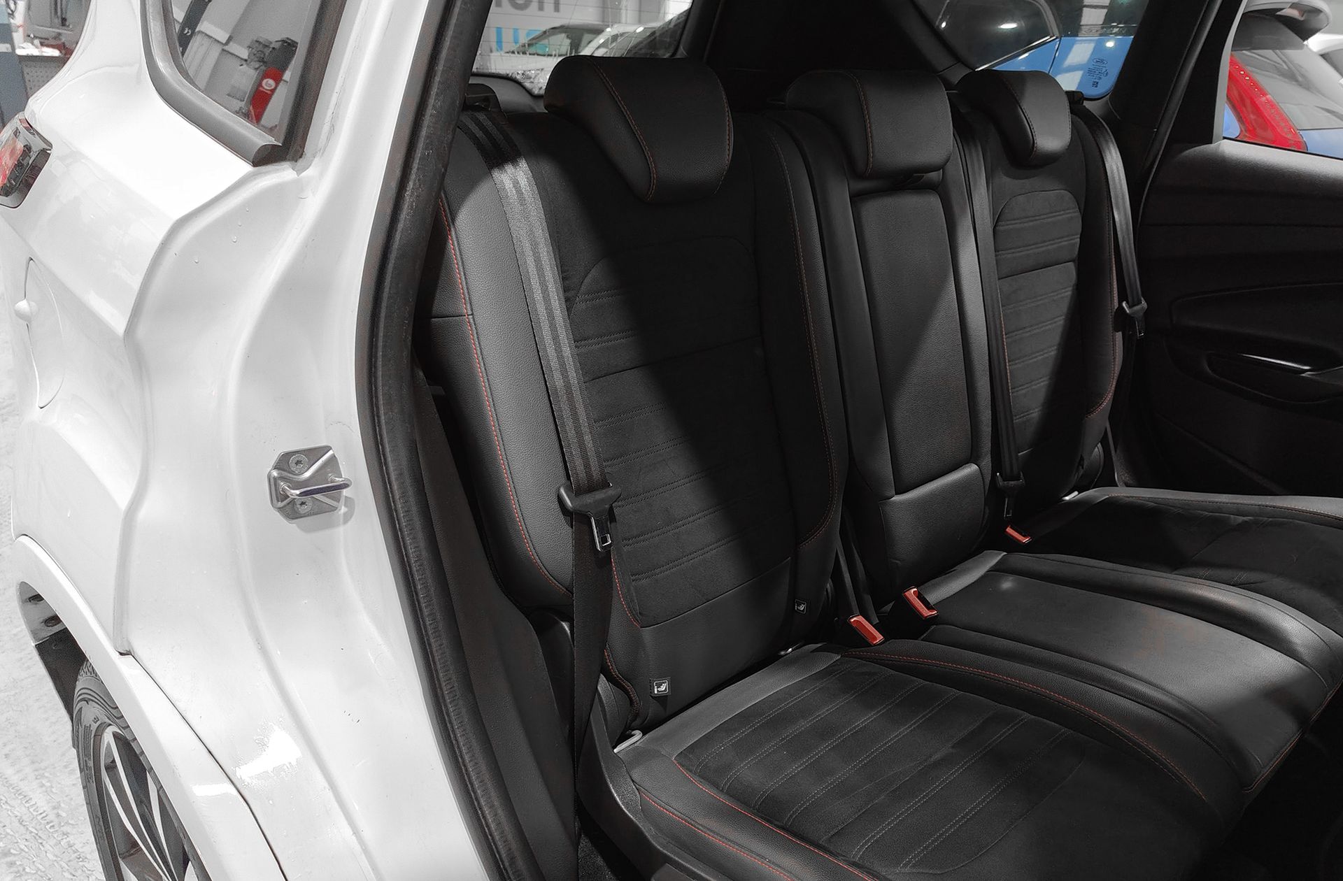 Ford Kuga 1.5 EcoBoost ST-Line 4x2 - foto 21