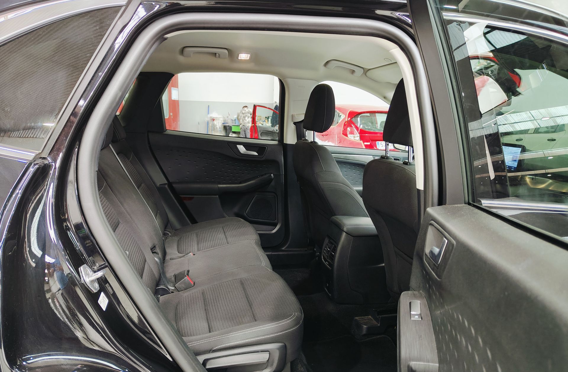 Ford Kuga 2.0 EcoBlue MHEV Titanium - foto 19