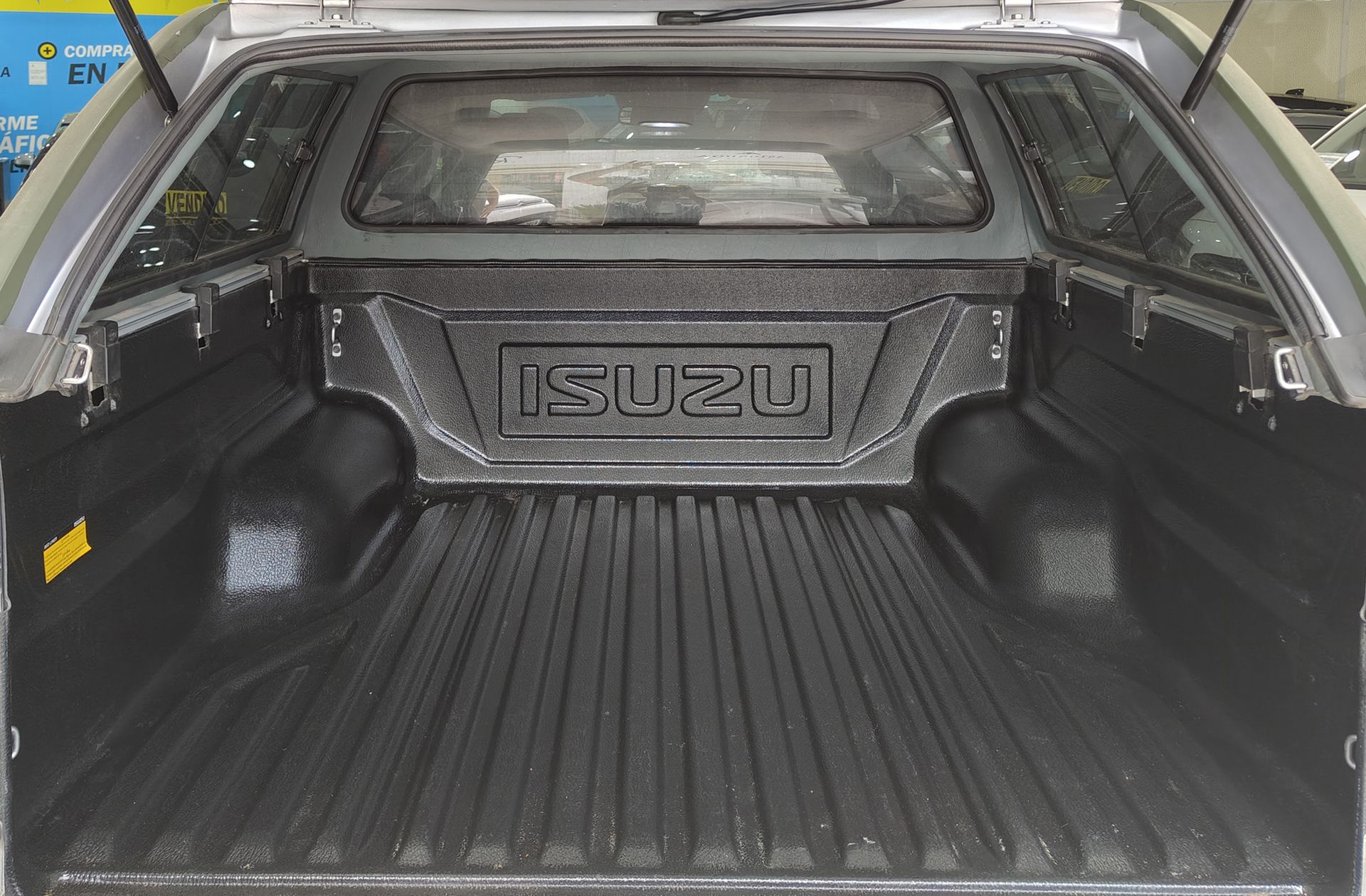 Isuzu D-Max 1.9 Crew N60 BB 4x4 - foto 18