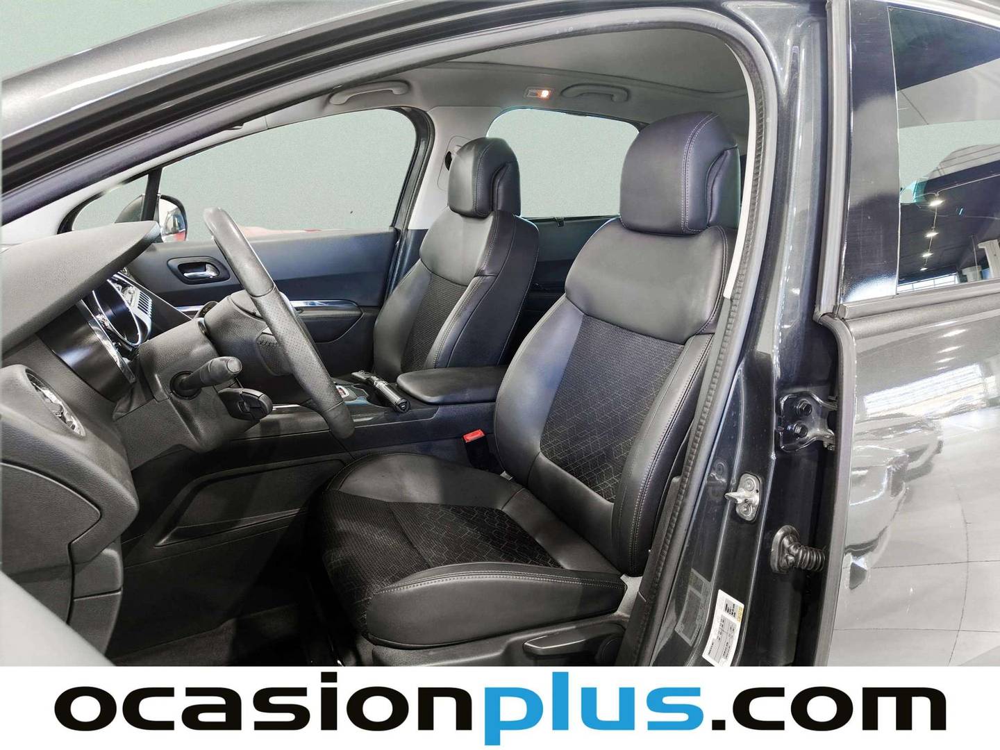 Foto asientos delanteros Peugeot 3008 Peugeot 3008 1.6 BlueHDi FAP Allure (120 CV)