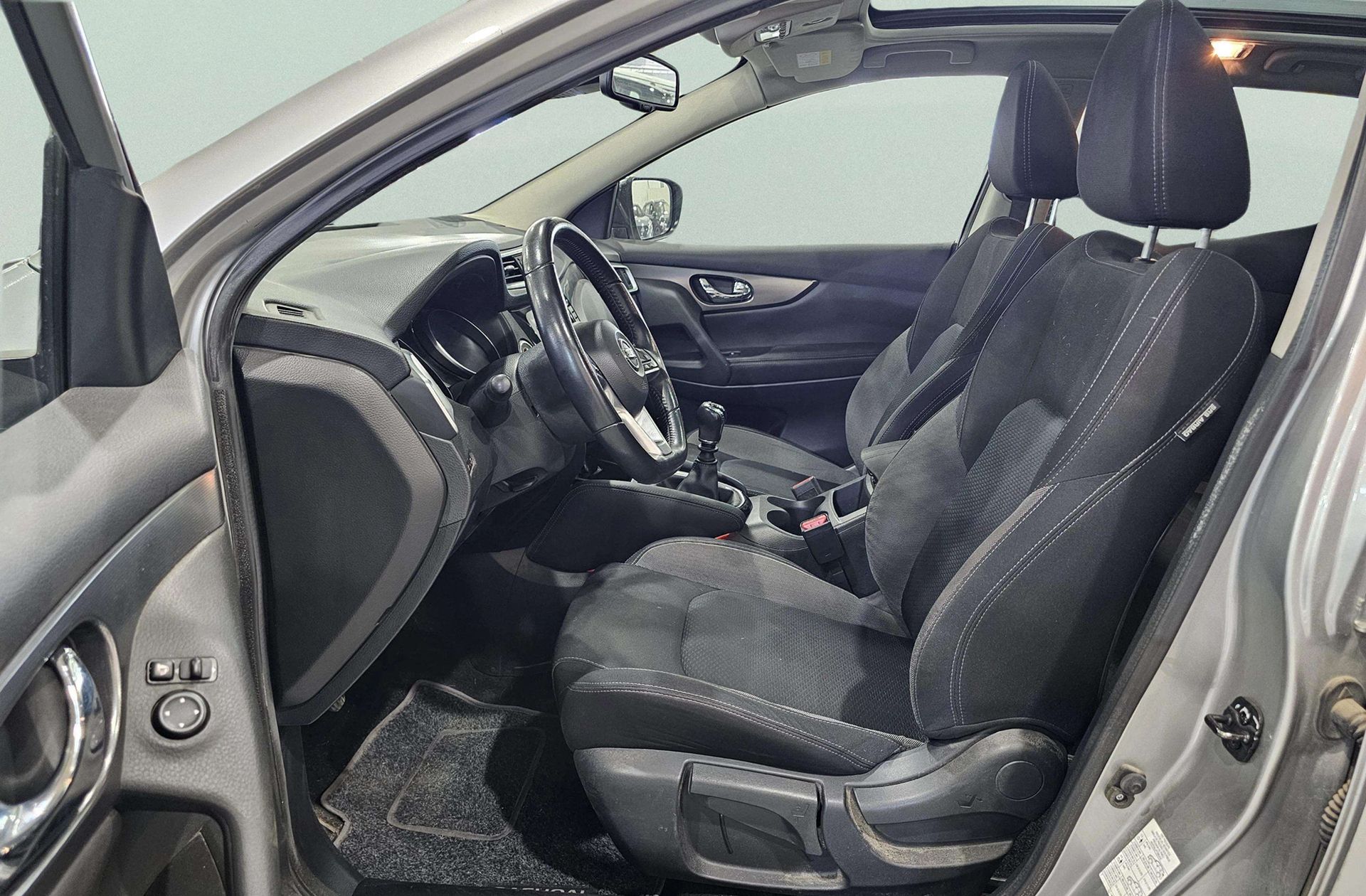 Nissan Qashqai DIG-T 115 N-Connecta - foto 9