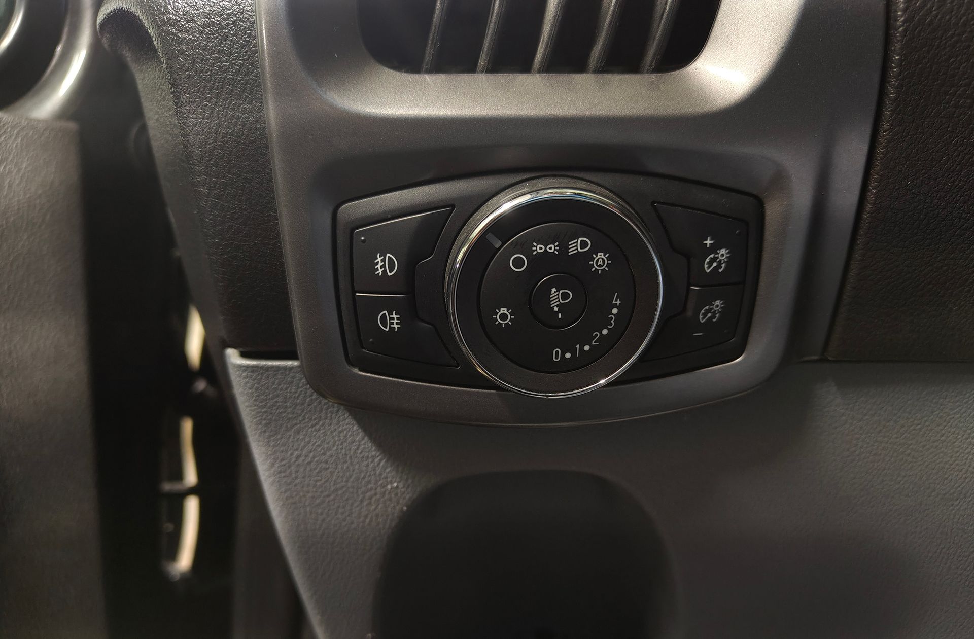 Ford Transit Custom Kombi 2.0 TDCi 310 L1 Trend 8 plazas - foto 20