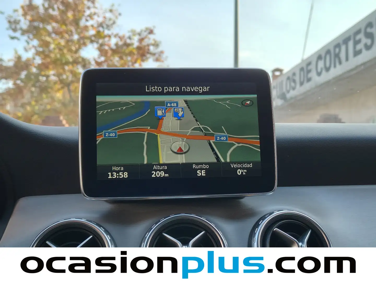 Foto Mercedes GLA Mercedes-Benz GLA 200 d AMG Line (136 CV)