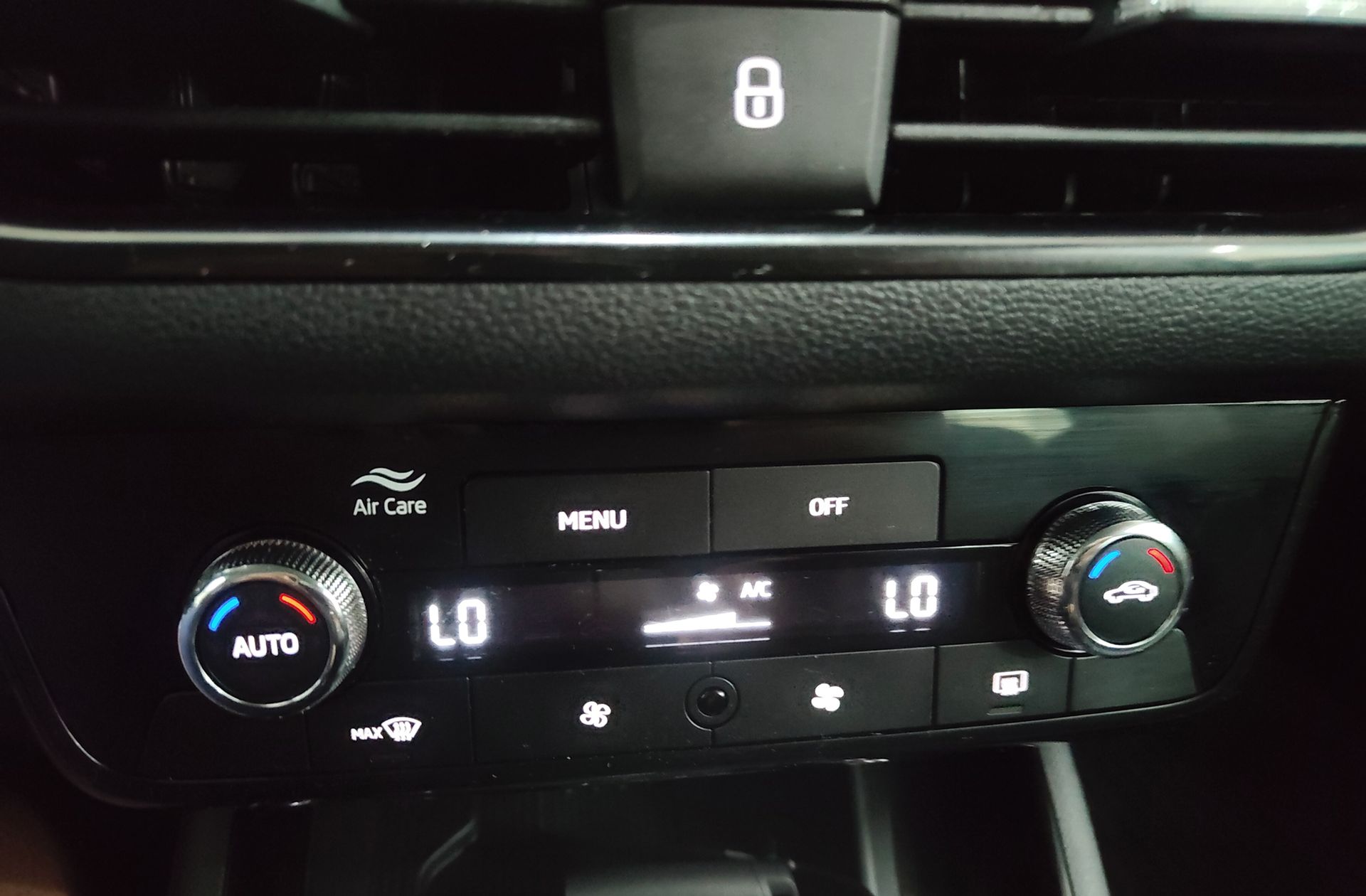 Škoda Kamiq 1.0 TSI Selection DSG - foto 28