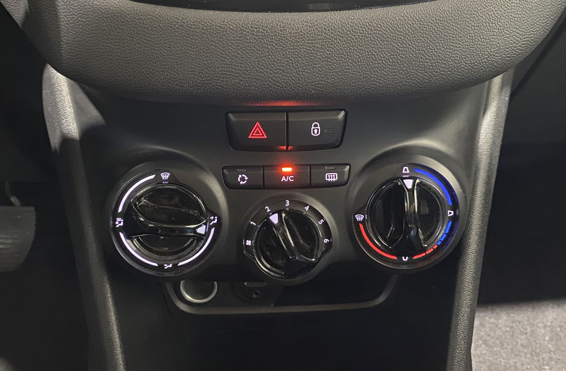 Peugeot 208 1.2L PureTech Style - foto 26