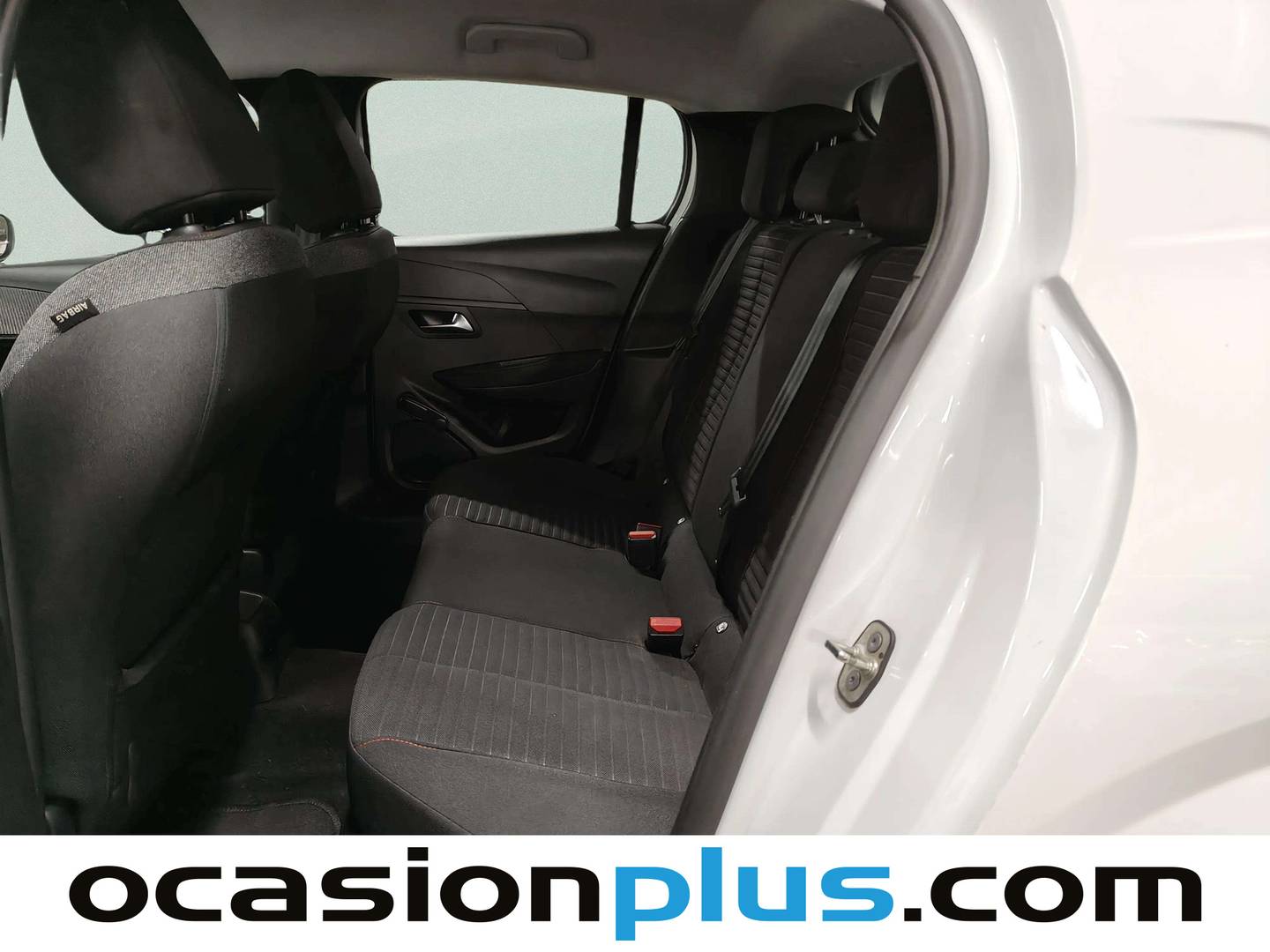Foto asientos traseros Peugeot 208 Peugeot 208 Zen TCe (140 CV) GPF EDC