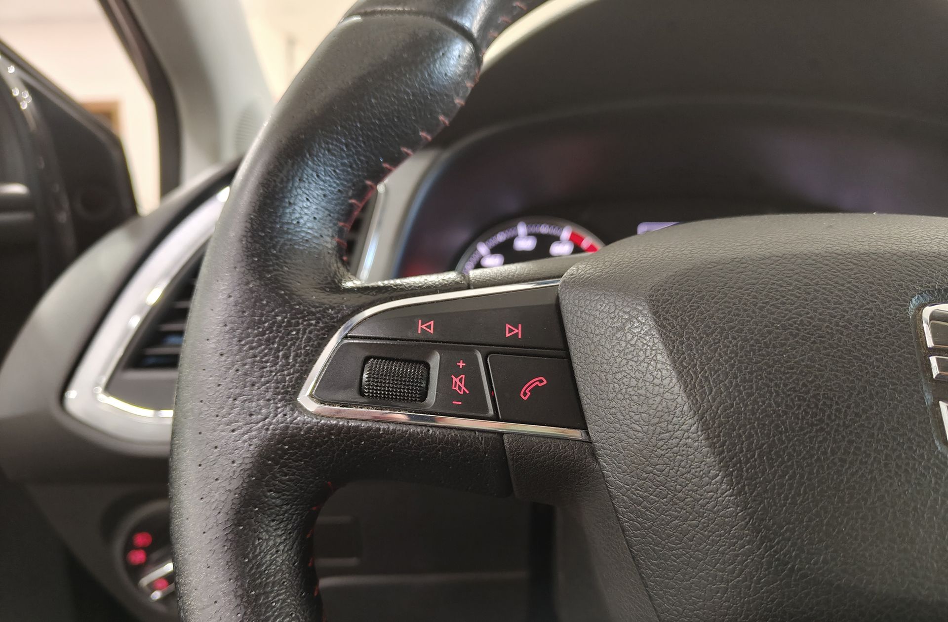 SEAT León ST 1.4 TSI ACT FR DSG7 - foto 23