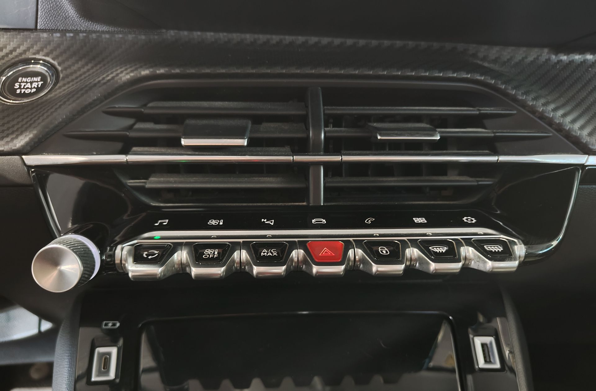 Peugeot 208 PureTech 100 Allure EAT8 - foto 30