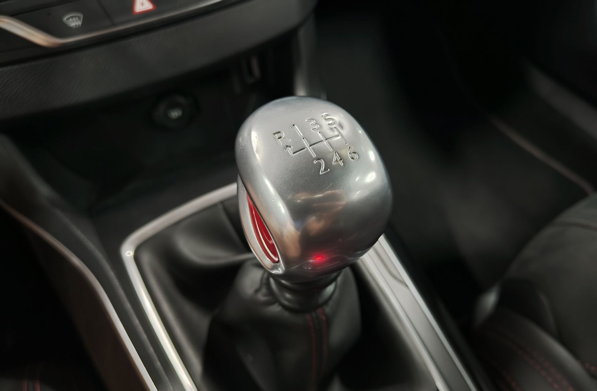 Peugeot 308 GTi - foto 6
