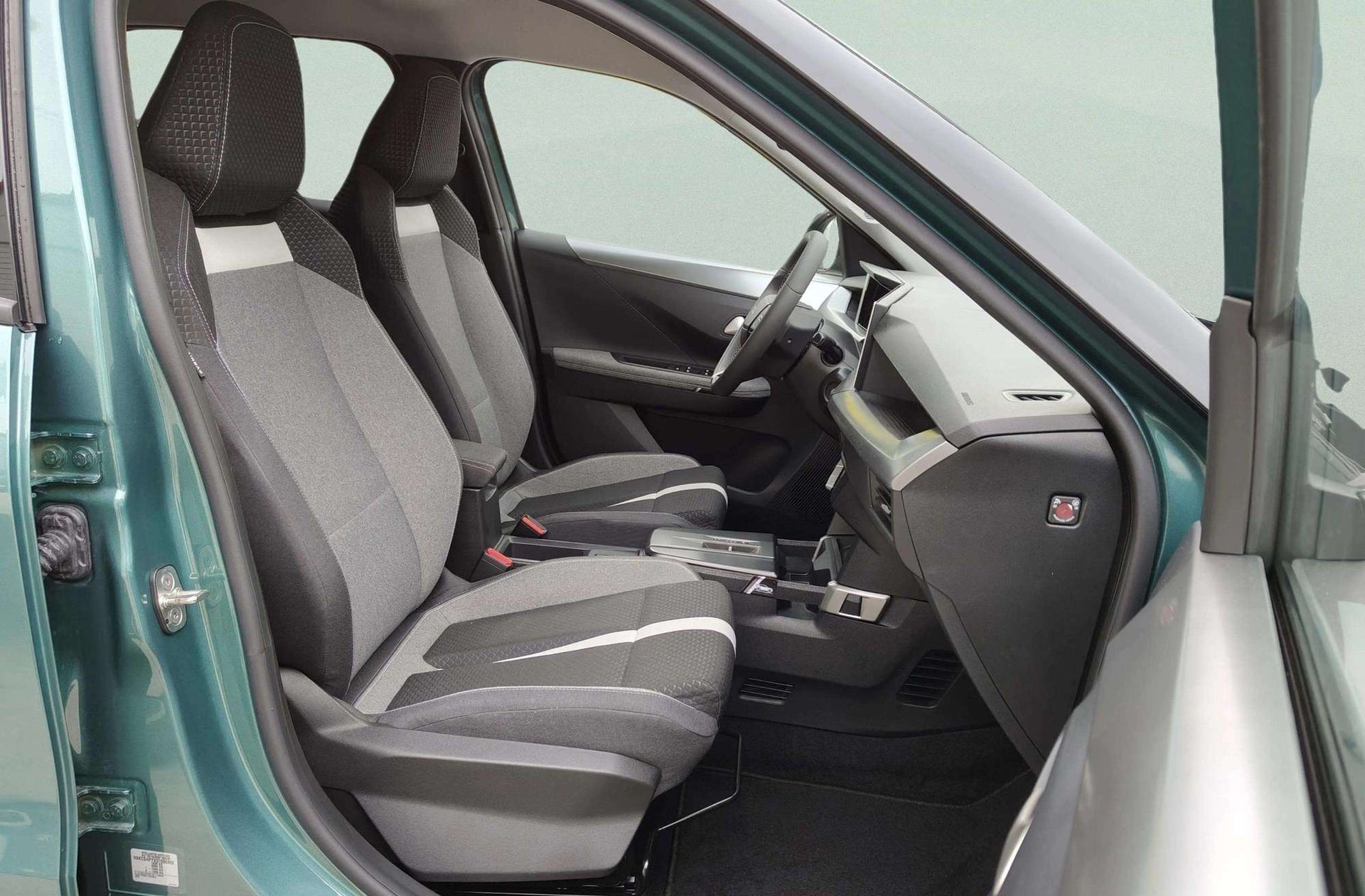 Opel Frontera 1.2T XHT Hybrid eDCT6 GS - foto 22