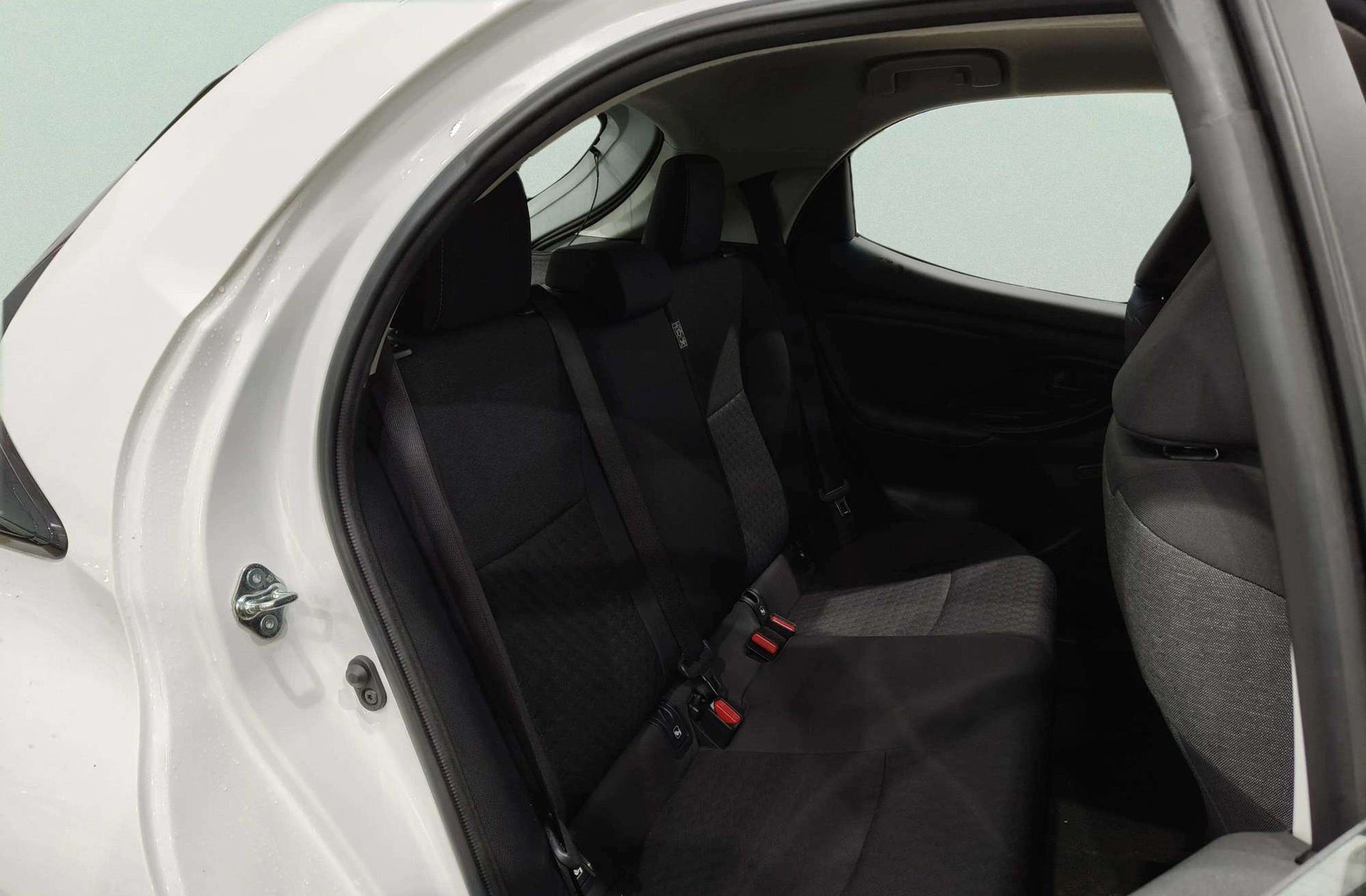 Toyota Yaris 1.0 70 Business - foto 15