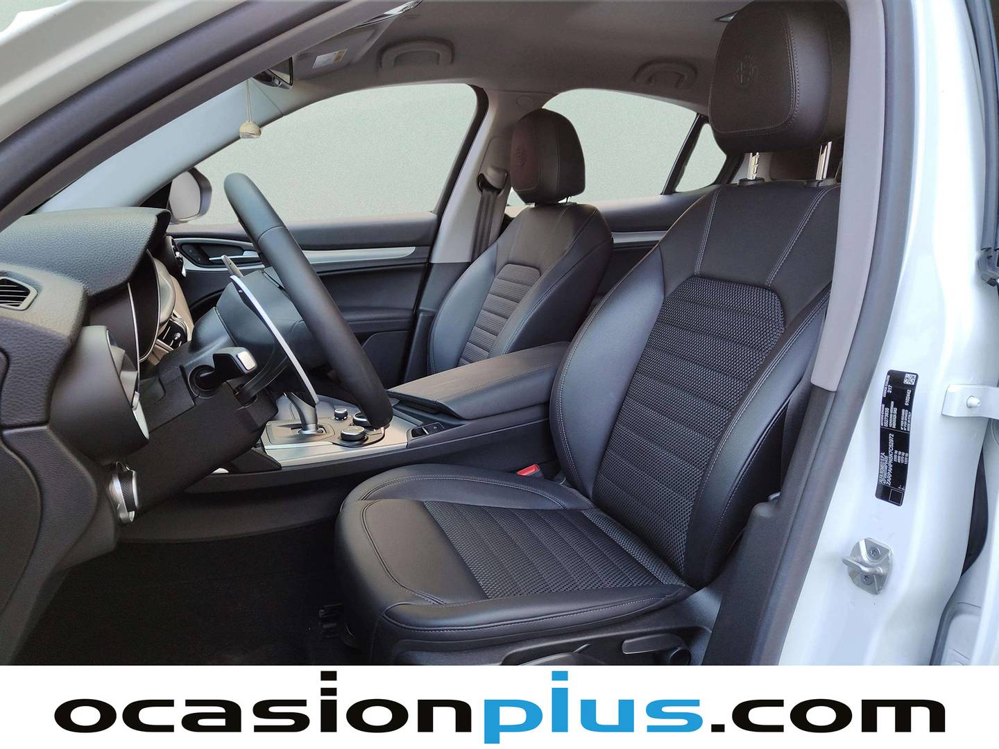 Foto asientos delanteros Alfa Romeo Stelvio Alfa Romeo Stelvio 2.0 Gasolina Executive AWD (280 CV)
