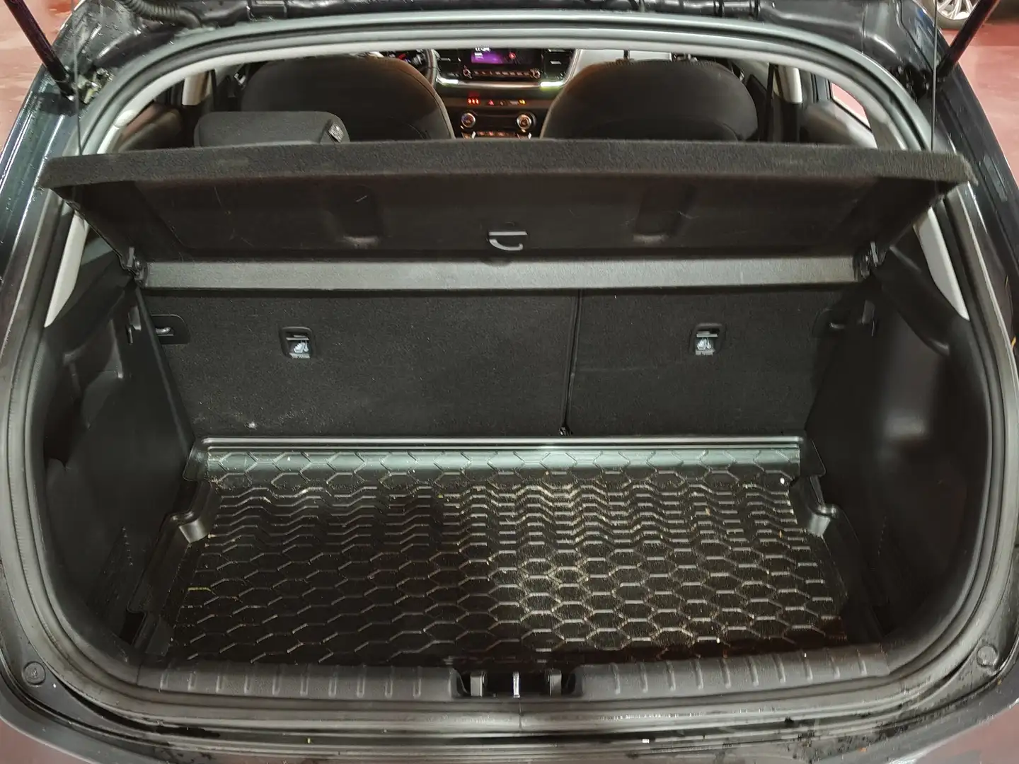 Foto KIA Stonic Kia Stonic 1.0 T-GDi MHEV Drive iMT (100 CV)