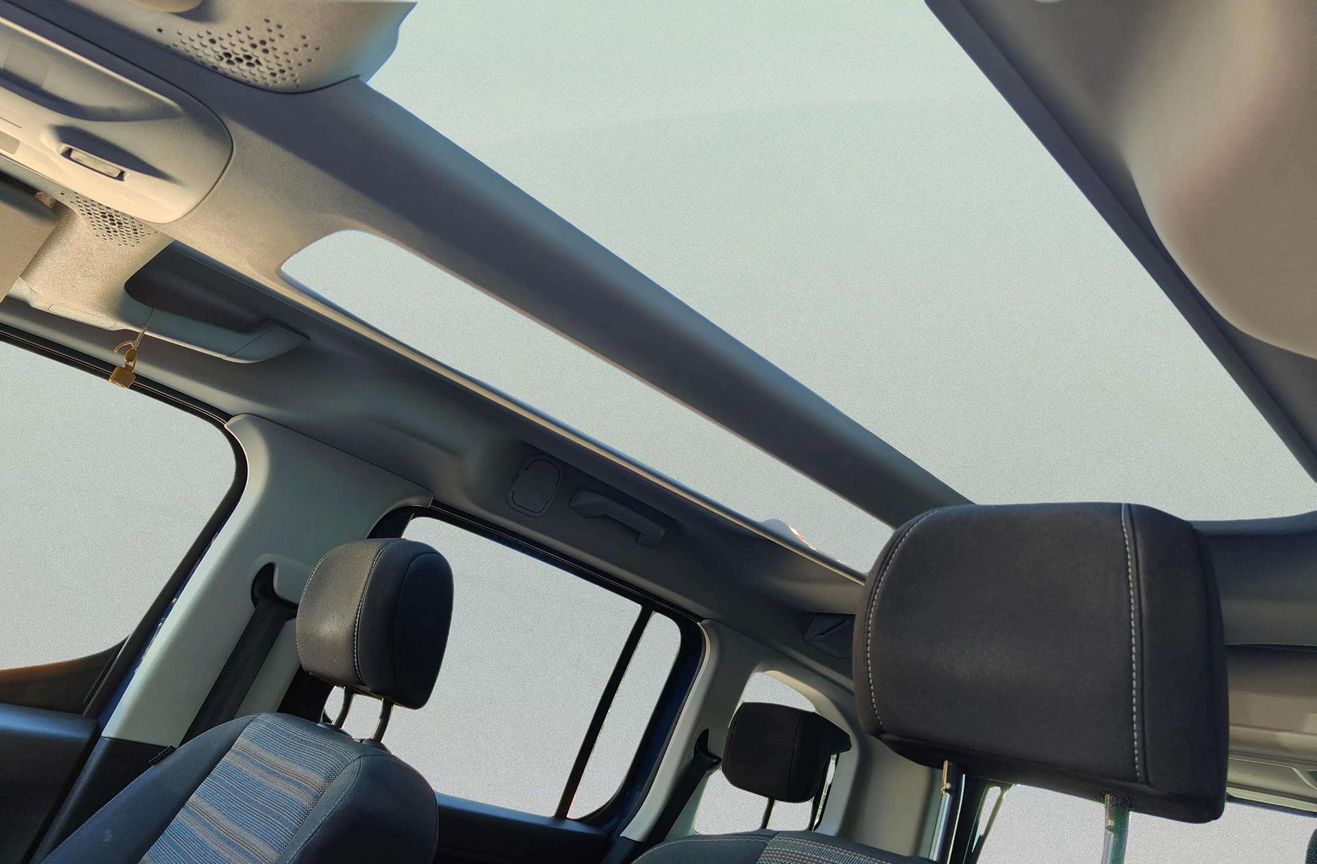 Opel Combo 1.2 Turbo Selective XL - foto 6