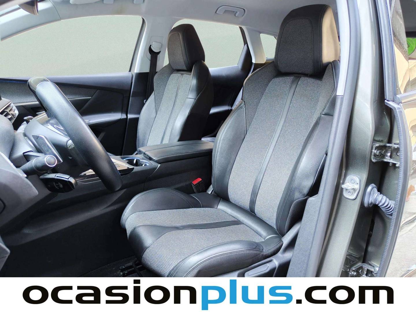 Foto asientos delanteros Peugeot 3008 Peugeot 3008 BlueHDi 130 S&S Allure (130 CV)