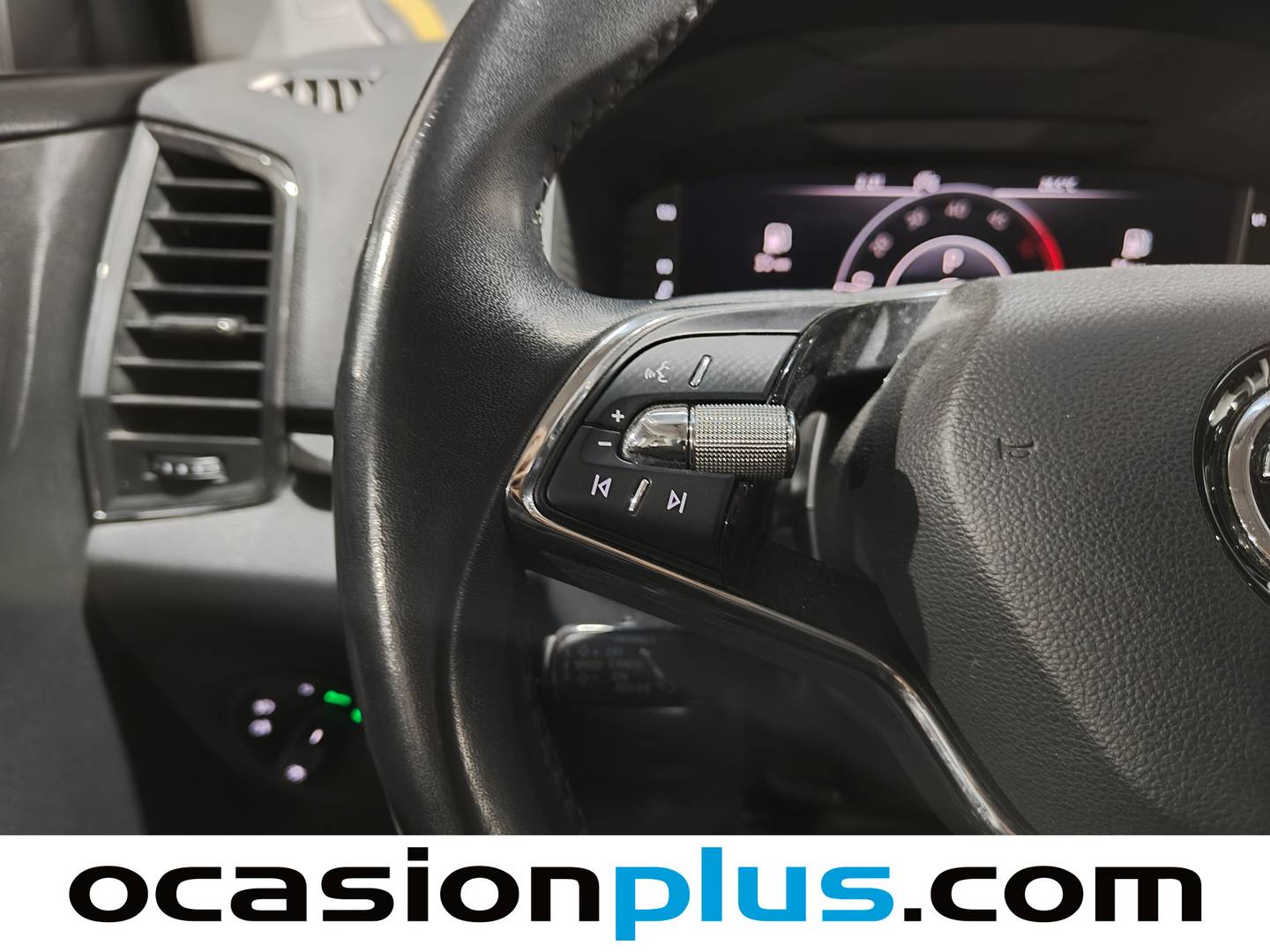 Foto Skoda Karoq Skoda Karoq 2.0 TDI Ambition 4X4 DSG  (150 CV)