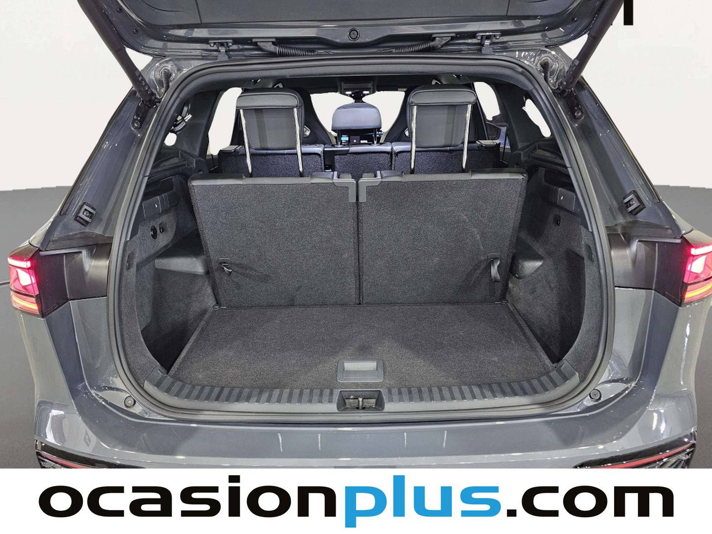 Foto Volkswagen Tayron Volkswagen Tayron R-Line 1.5 eTSI (150 CV) DSG 7 PLAZAS siete plazas