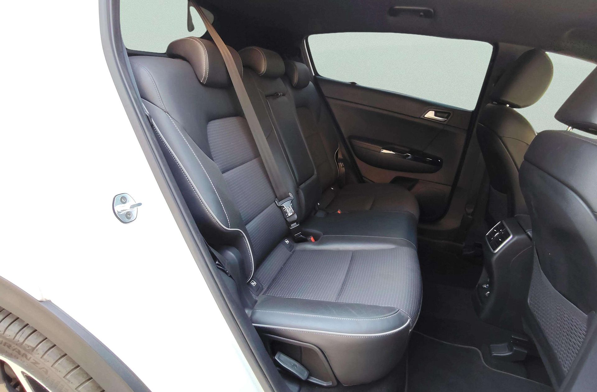 Kia Sportage 1.6 MHEV GT Line Essential 4x2 DCT - foto 20