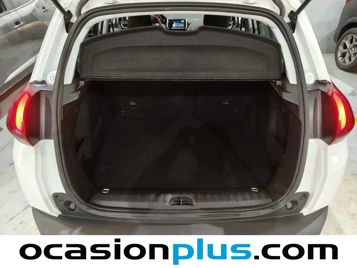 Foto Peugeot 2008 Peugeot 2008 BlueHDi 100 S&S Style (100 CV)